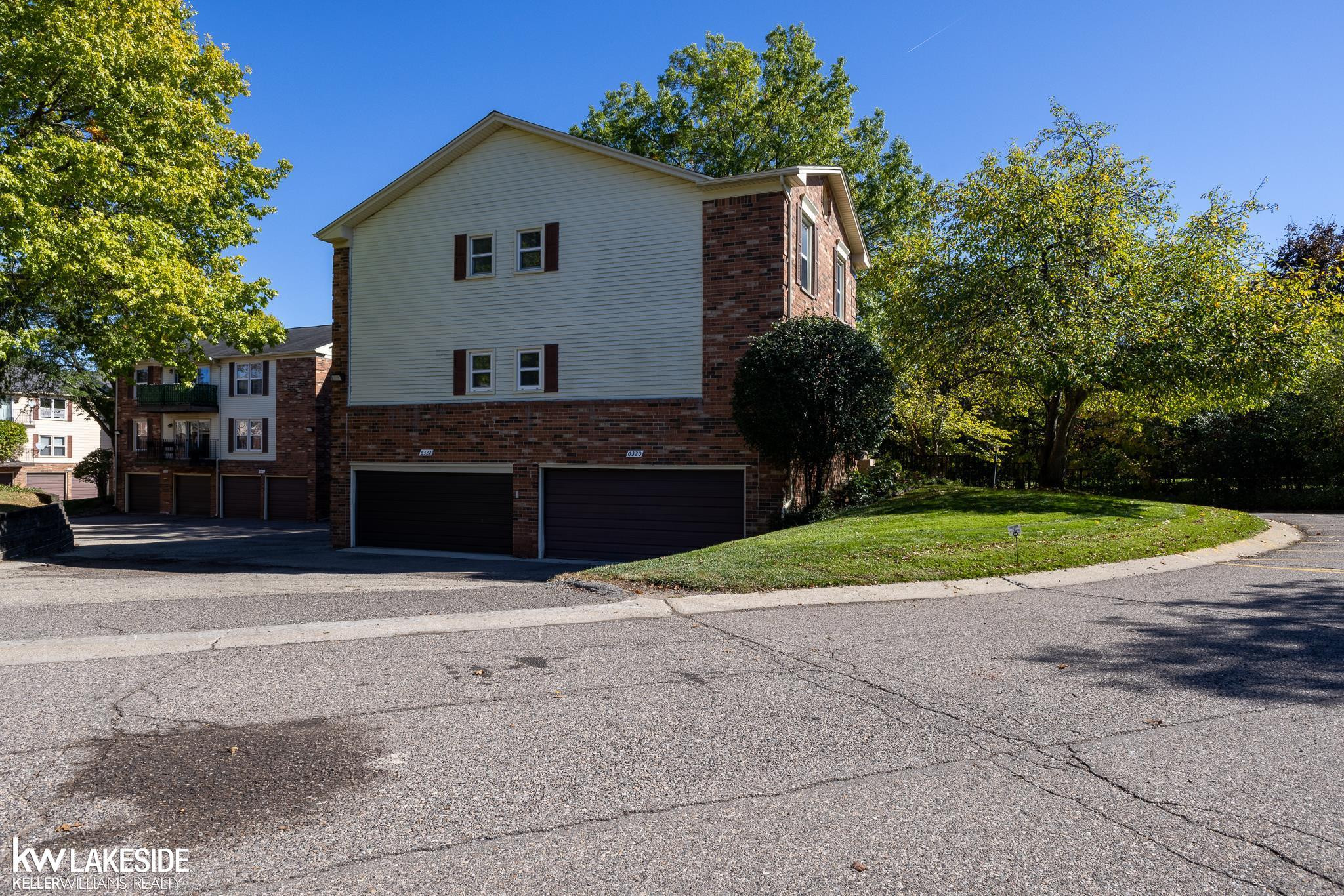 6322 Pepper Hill Street, West Bloomfield, MI — Photo 41