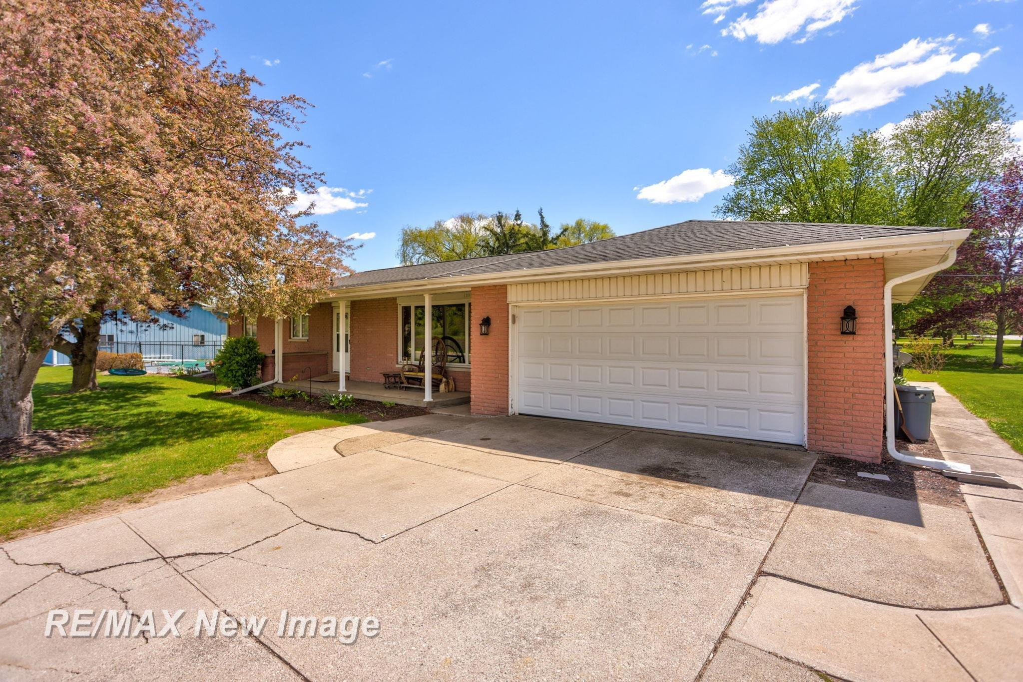 12975 Frost Road, Hemlock, MI 48626 — Photo 42