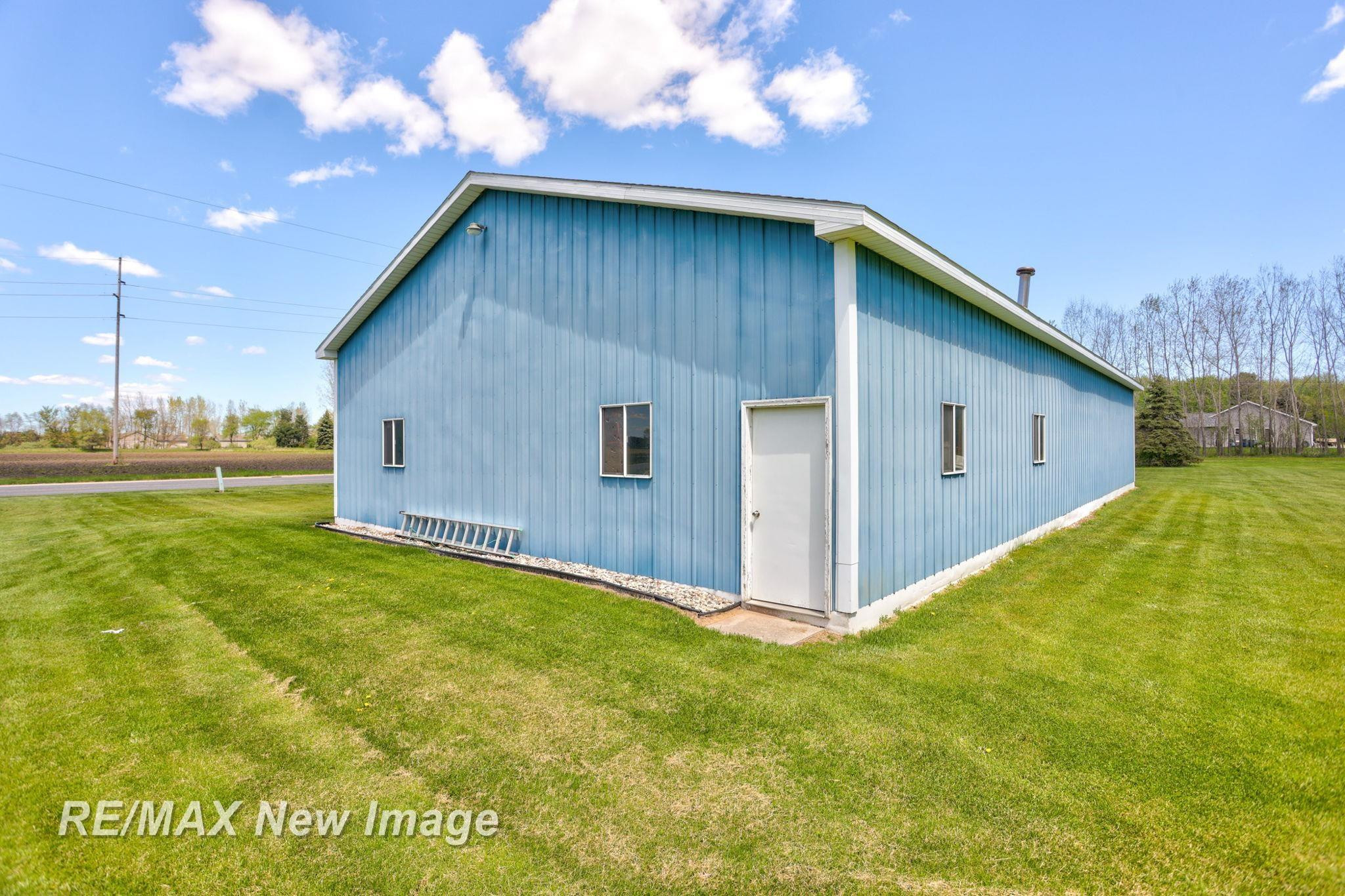 12975 Frost Road, Hemlock, MI 48626 — Photo 43