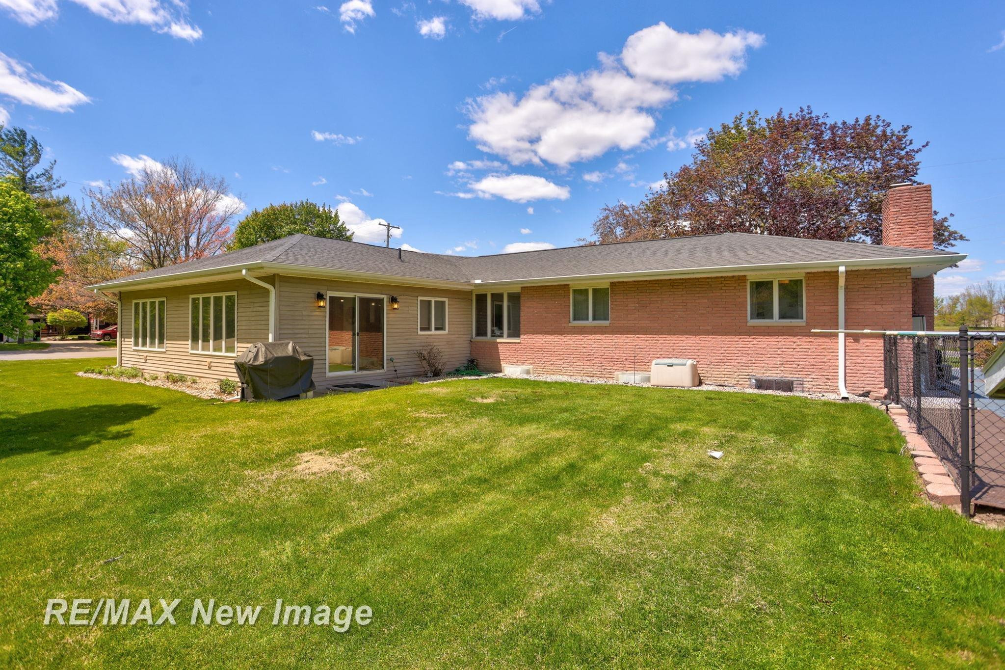 12975 Frost Road, Hemlock, MI 48626 — Photo 45