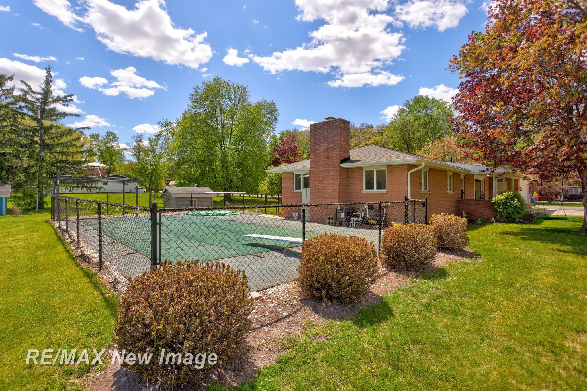 12975 Frost Road, Hemlock, MI 48626 — Photo 48