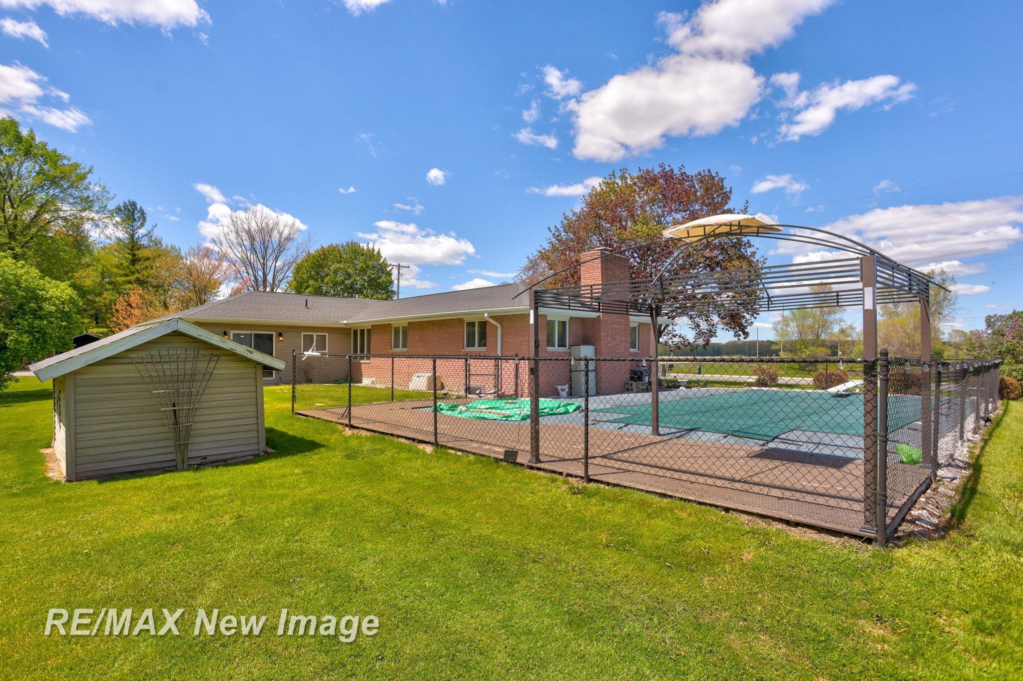 12975 Frost Road, Hemlock, MI 48626 — Photo 49