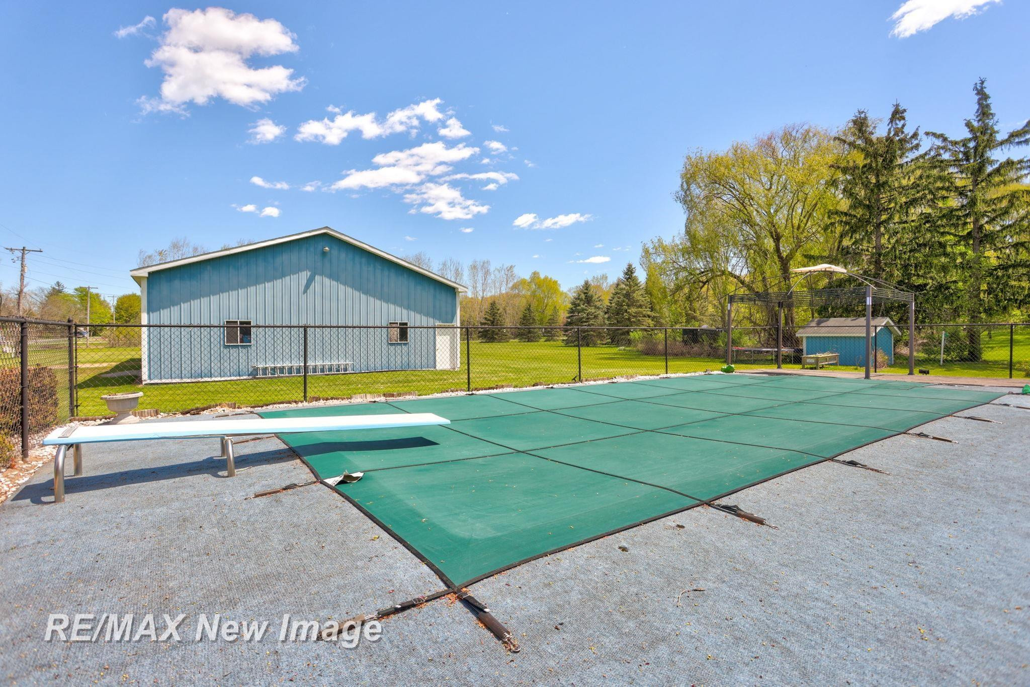 12975 Frost Road, Hemlock, MI 48626 — Photo 50
