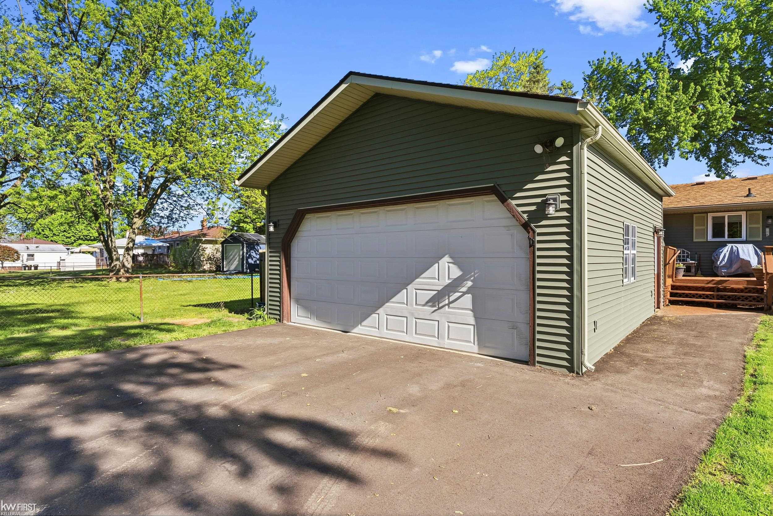 4271 W Highland Road, Milford, MI 48380 — Photo 9