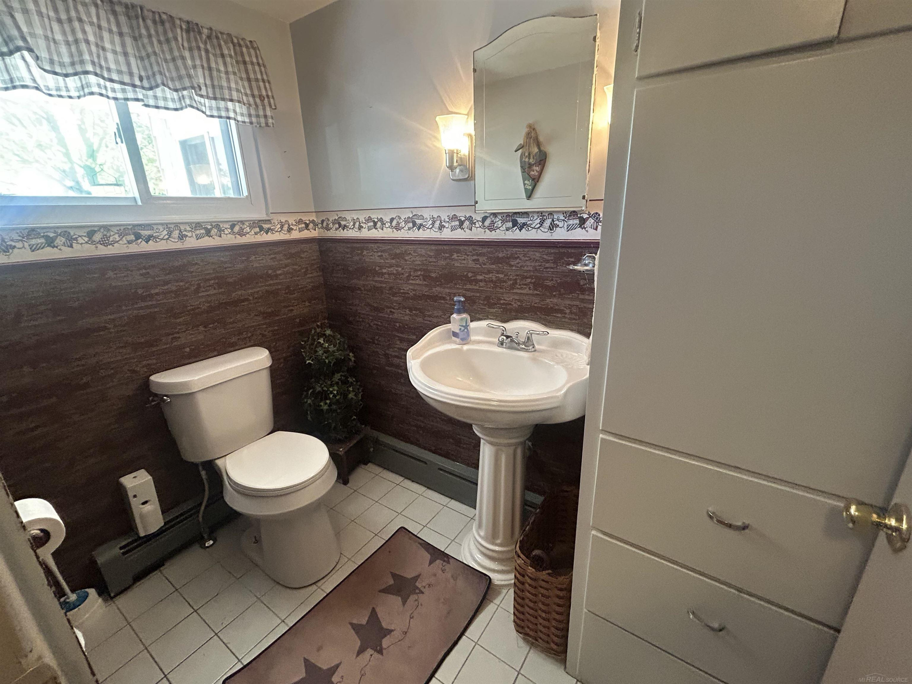 830 Third Street, Pinconning, MI 48650 — Photo 32