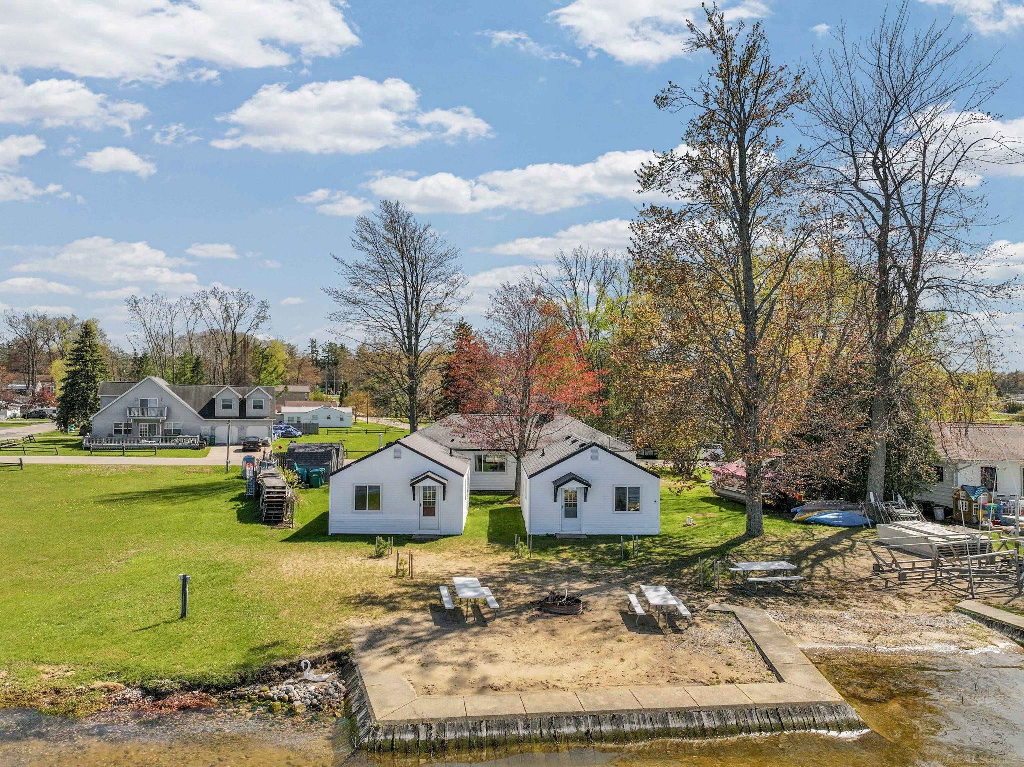 306 Festival Avenue, Houghton Lake, MI 48629 — Photo 9