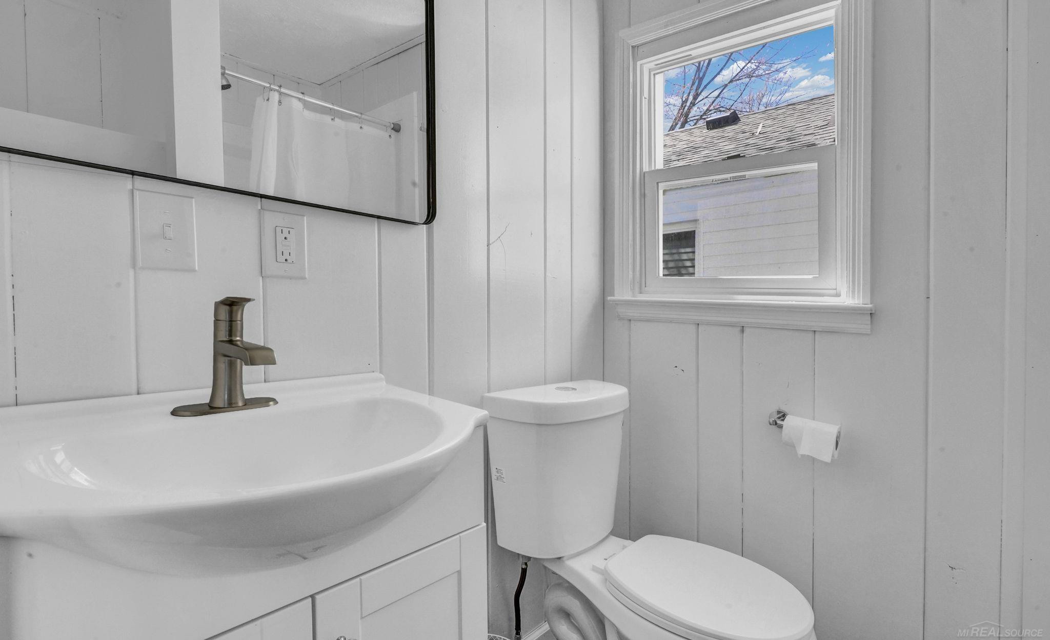 306 Festival Avenue, Houghton Lake, MI 48629 — Photo 39