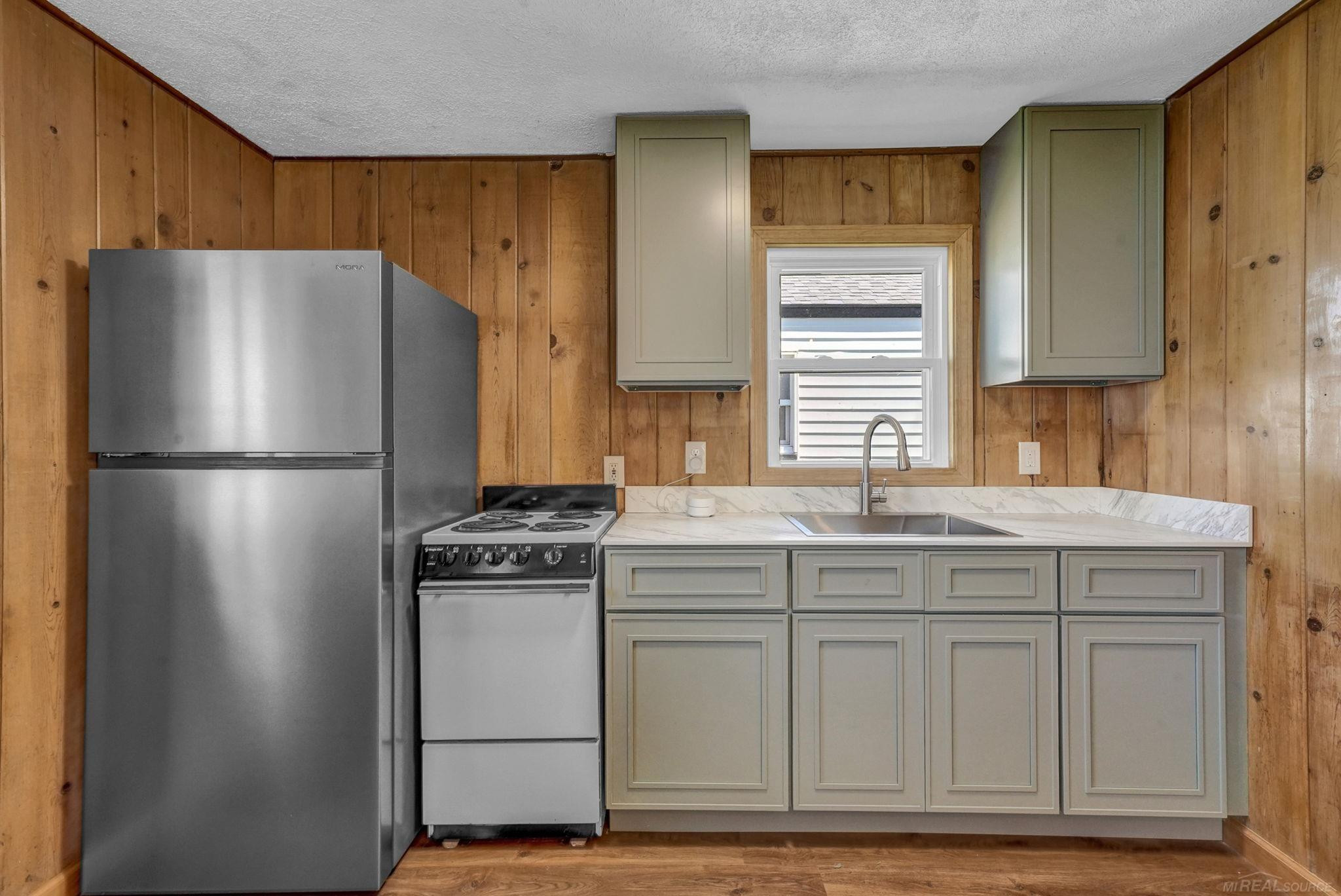 306 Festival Avenue, Houghton Lake, MI 48629 — Photo 47
