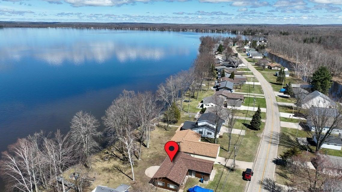 2077 Long Point Drive, Houghton Lake, MI 48629 — Photo 2