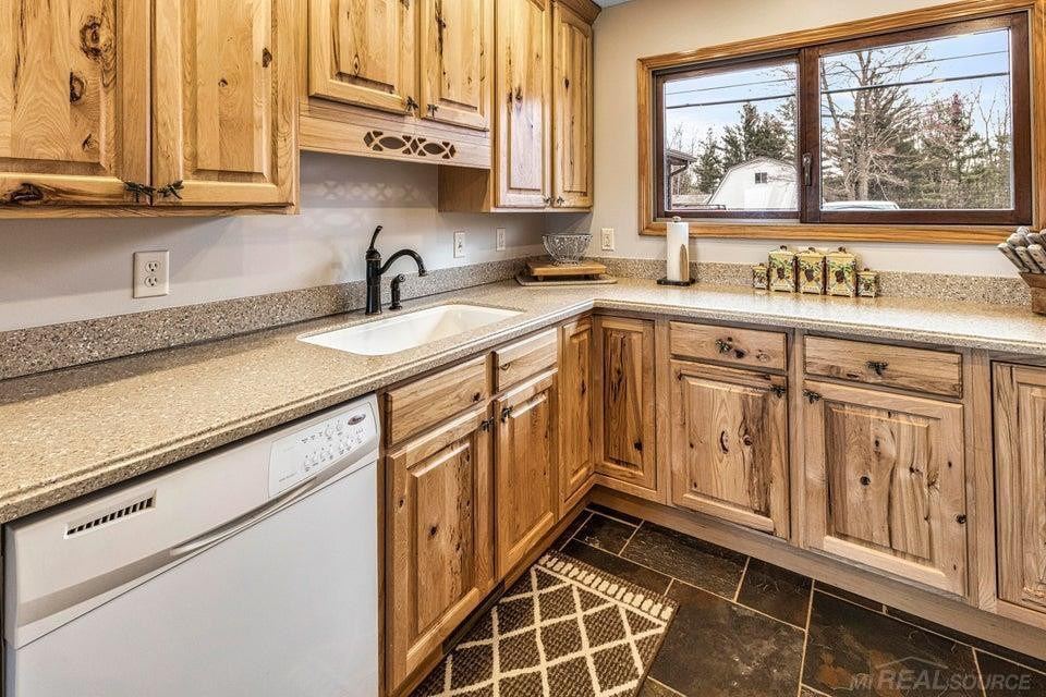 2077 Long Point Drive, Houghton Lake, MI 48629 — Photo 13
