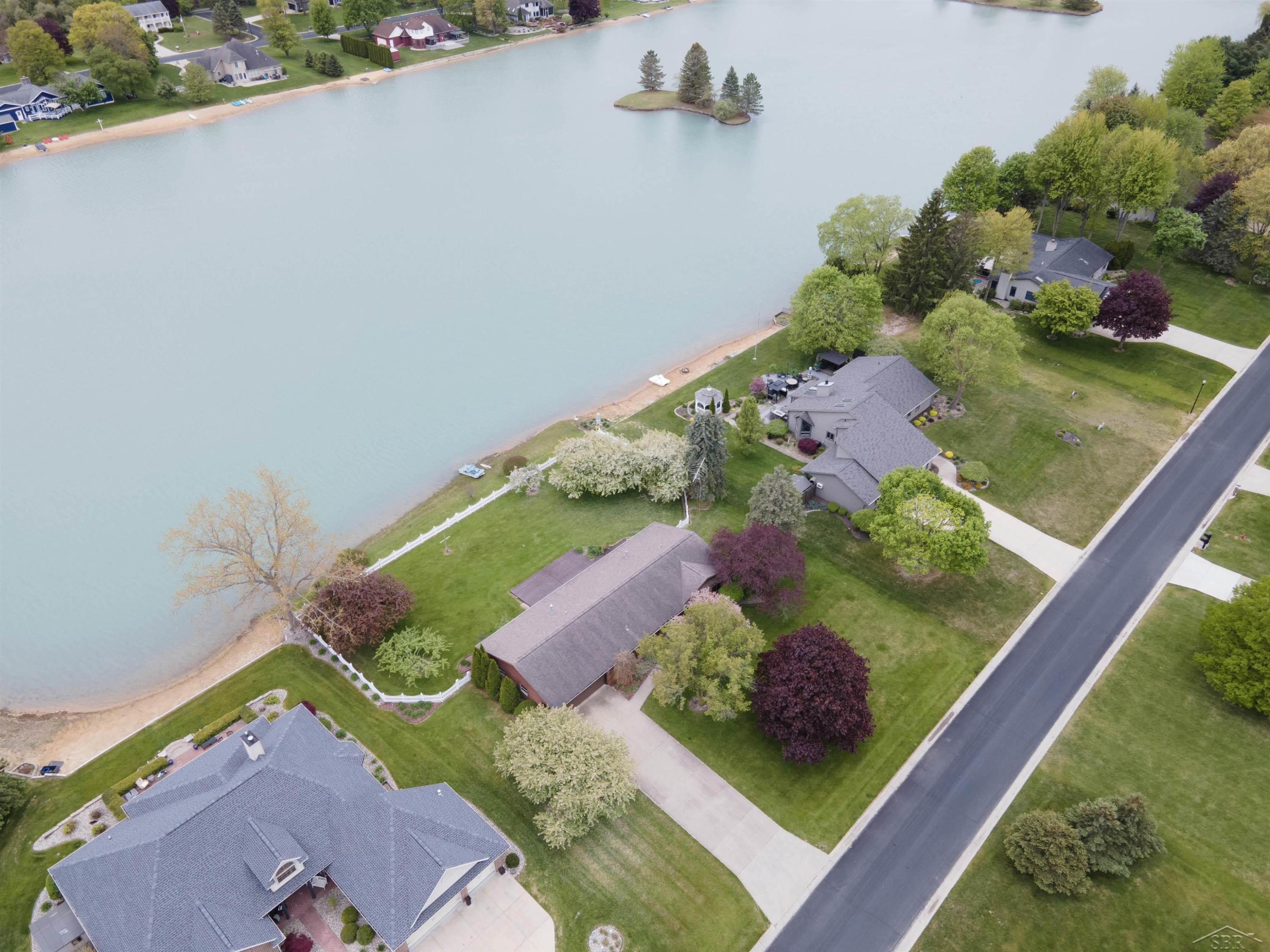 11145 Lake Circle North Street, Saginaw, MI 48609 — Photo 2
