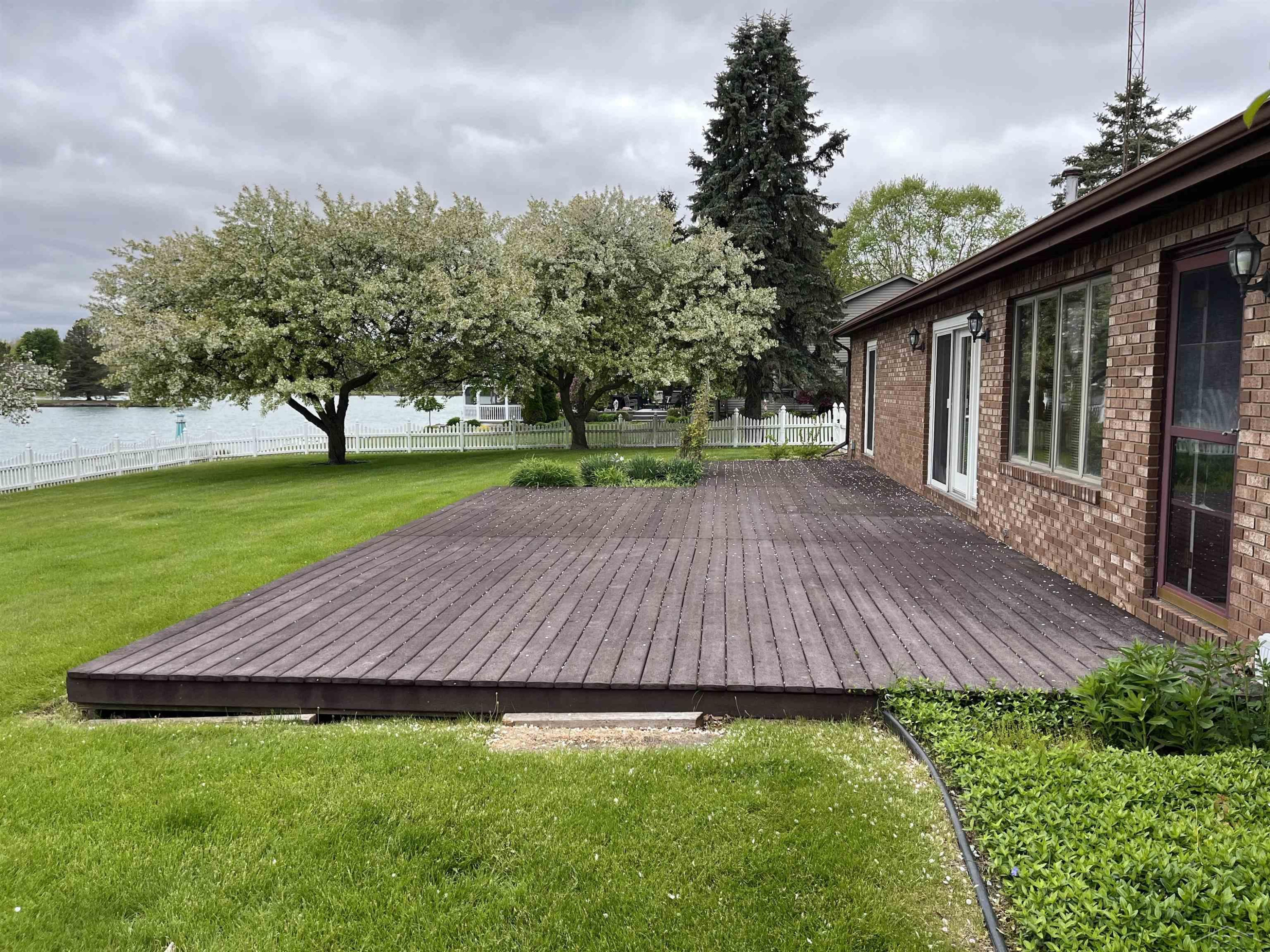 11145 Lake Circle North Street, Saginaw, MI 48609 — Photo 43