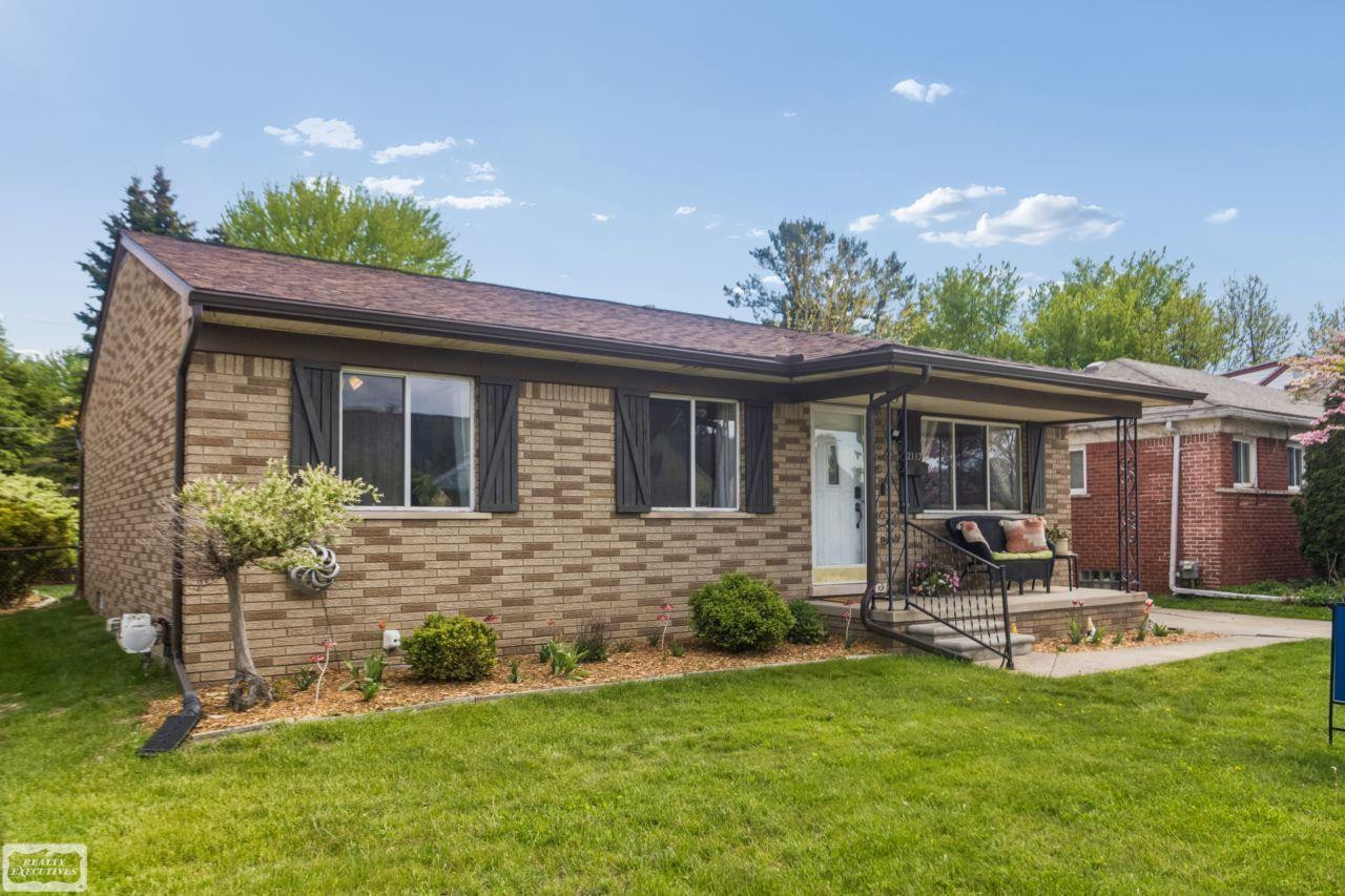 22117 California Street, Saint Clair Shores, MI 48080 — Photo 2