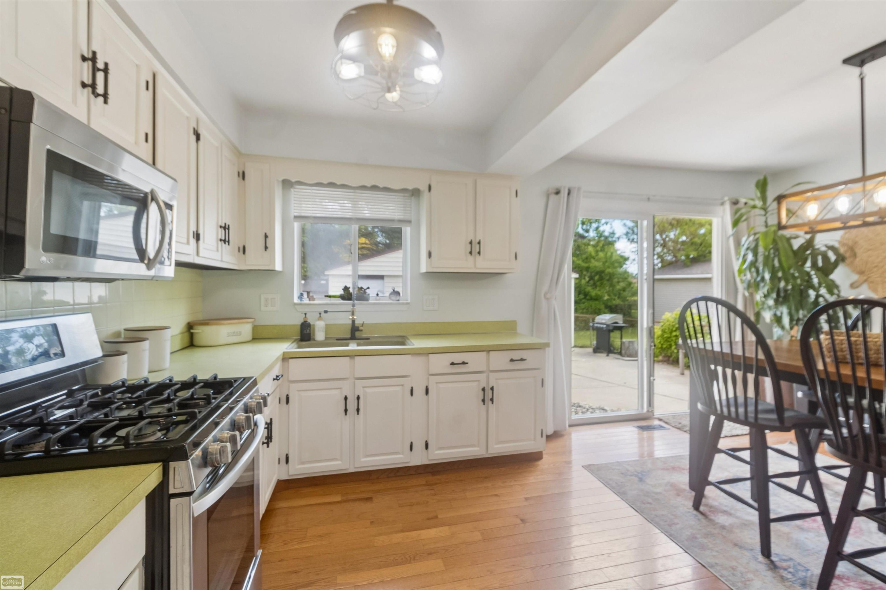 22117 California Street, Saint Clair Shores, MI 48080 — Photo 10