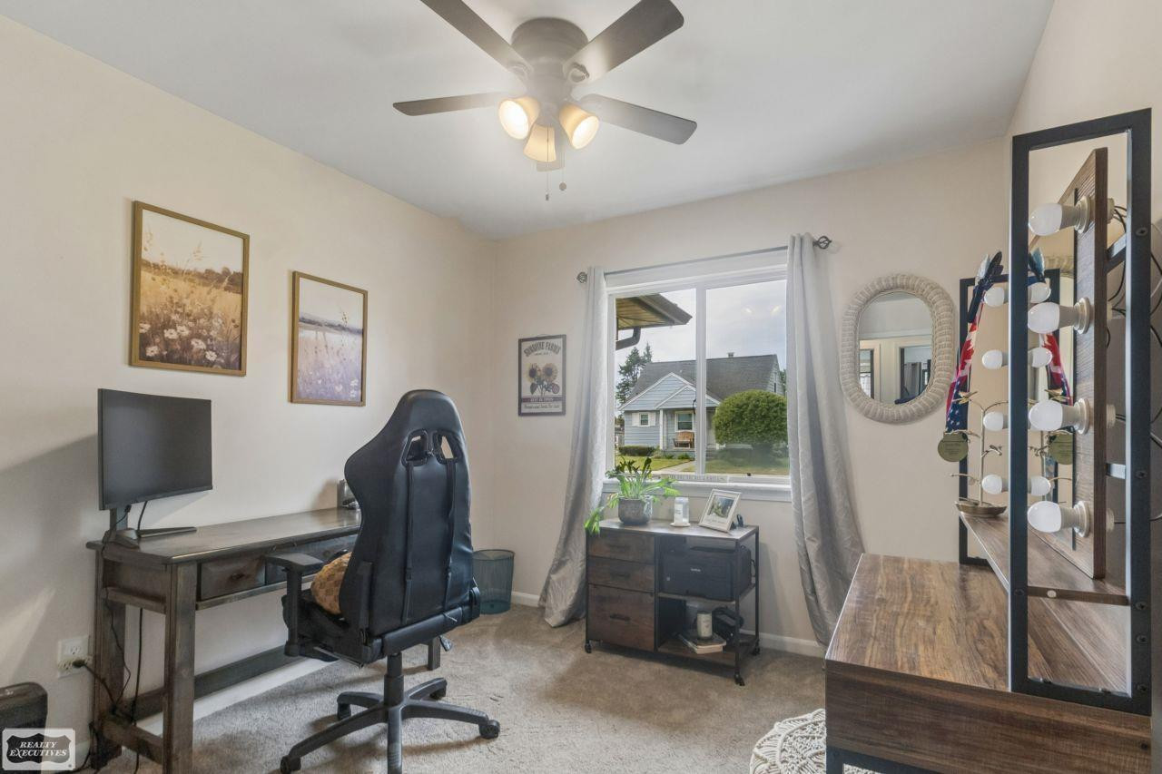 22117 California Street, Saint Clair Shores, MI 48080 — Photo 17