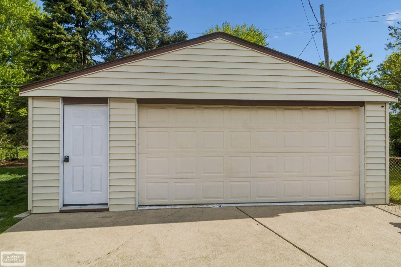 22117 California Street, Saint Clair Shores, MI 48080 — Photo 26