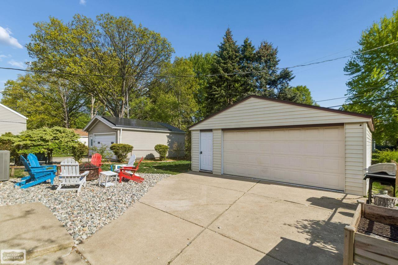 22117 California Street, Saint Clair Shores, MI 48080 — Photo 28