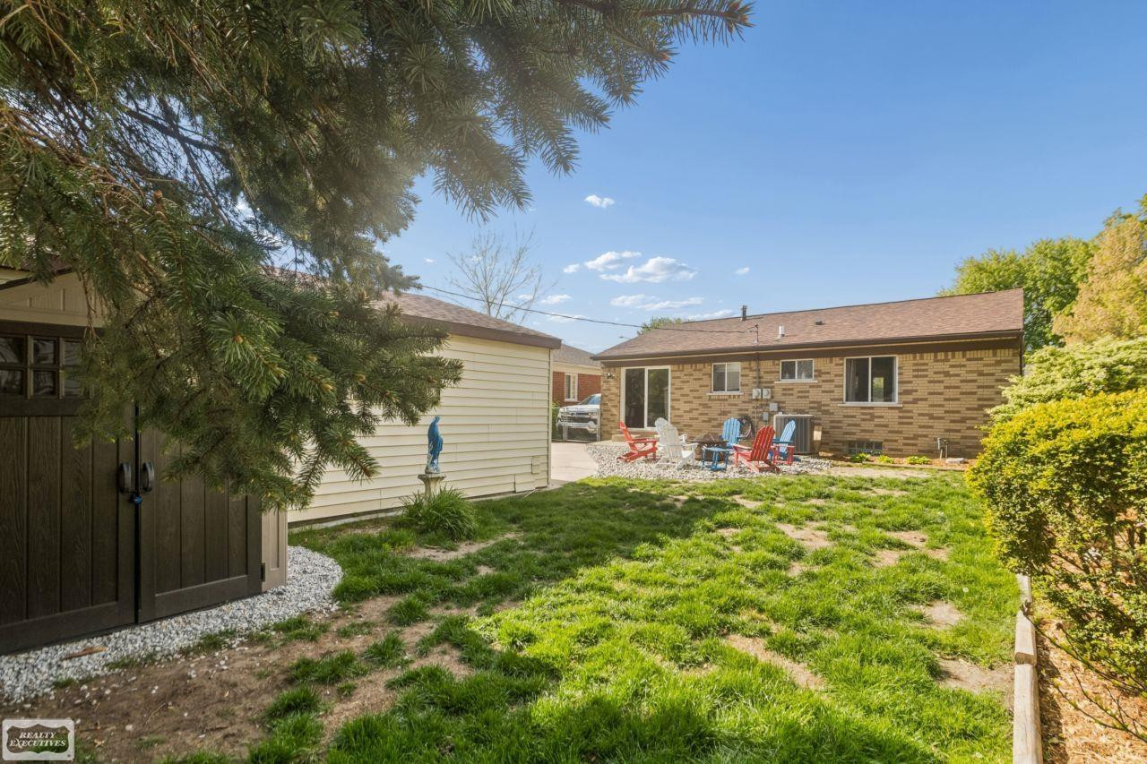 22117 California Street, Saint Clair Shores, MI 48080 — Photo 29