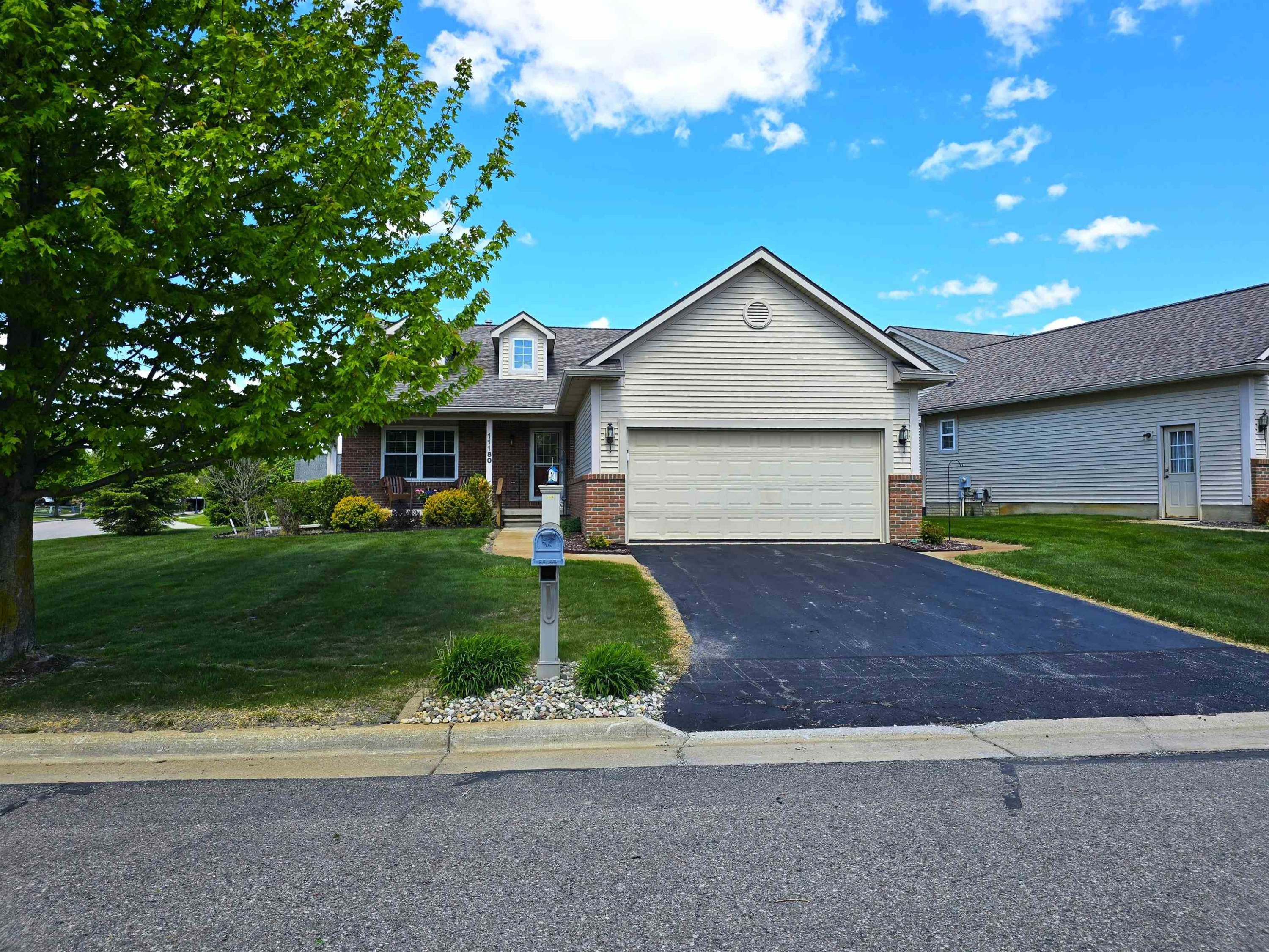 11180 Strathmore Court, Grand Blanc, MI 48439 — Photo 7