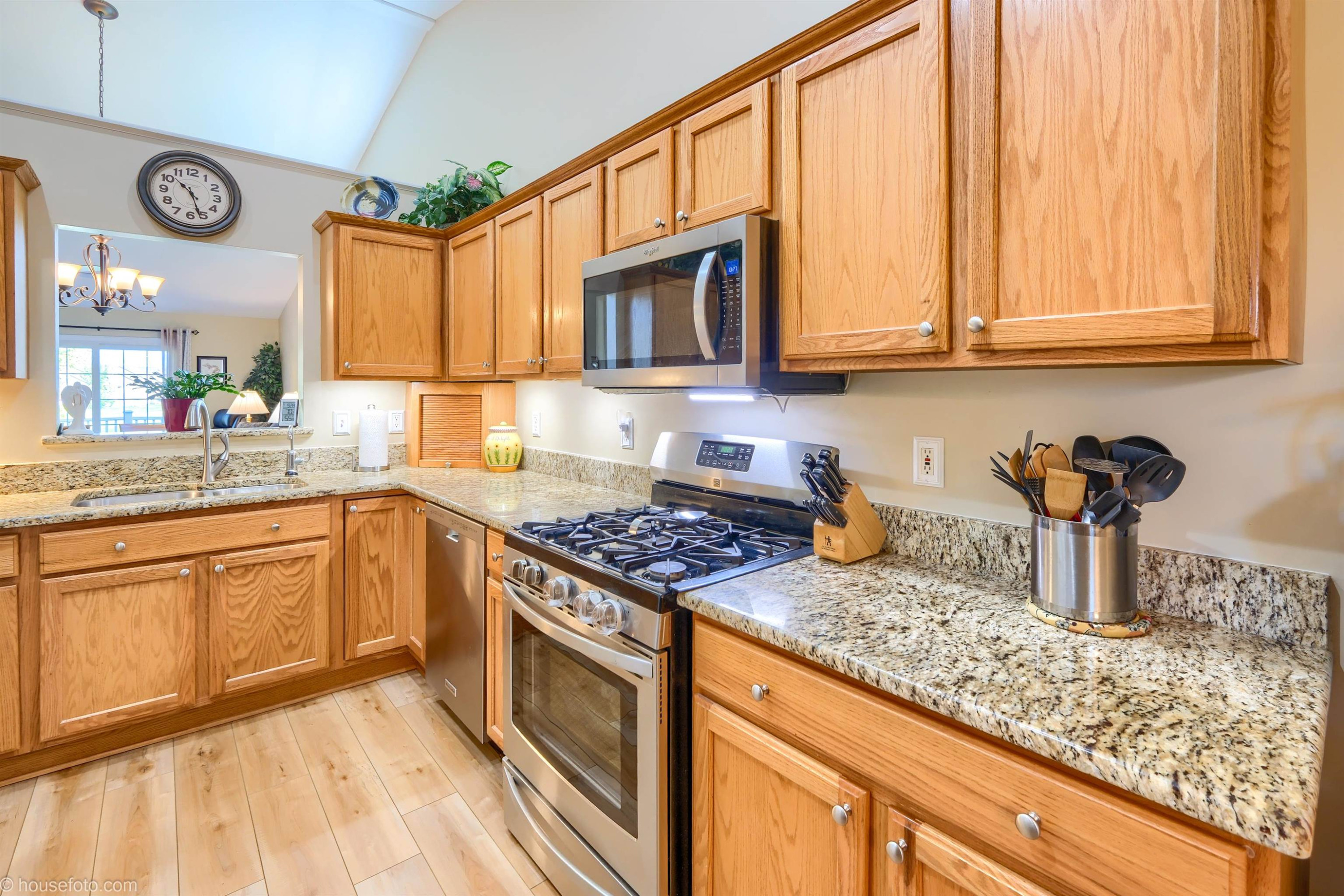 11180 Strathmore Court, Grand Blanc, MI 48439 — Photo 29