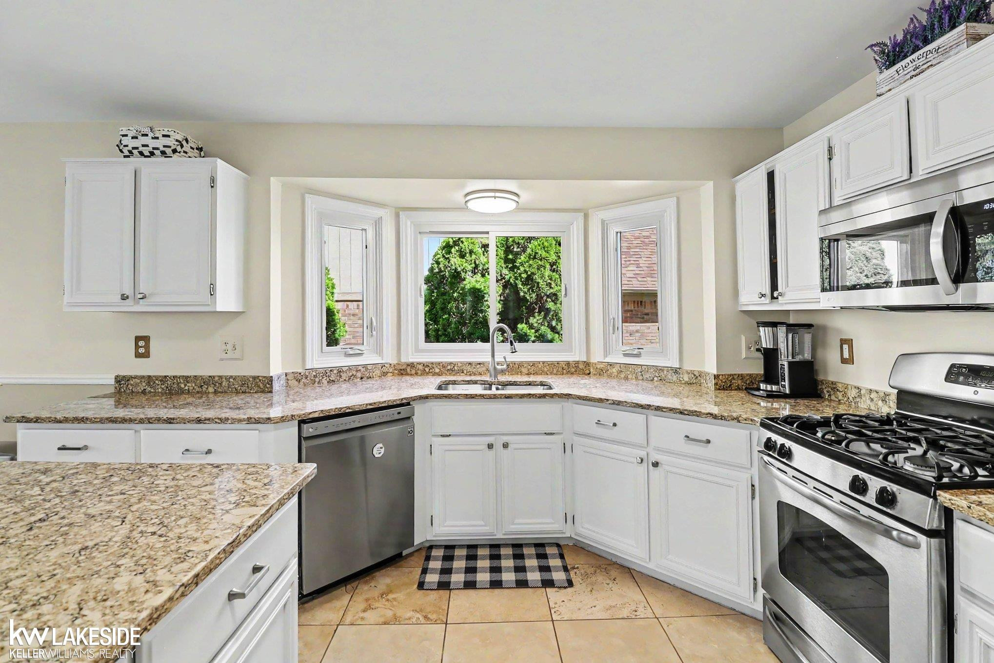 47619 Lamplighter Trail, Macomb, MI 48044 — Photo 17