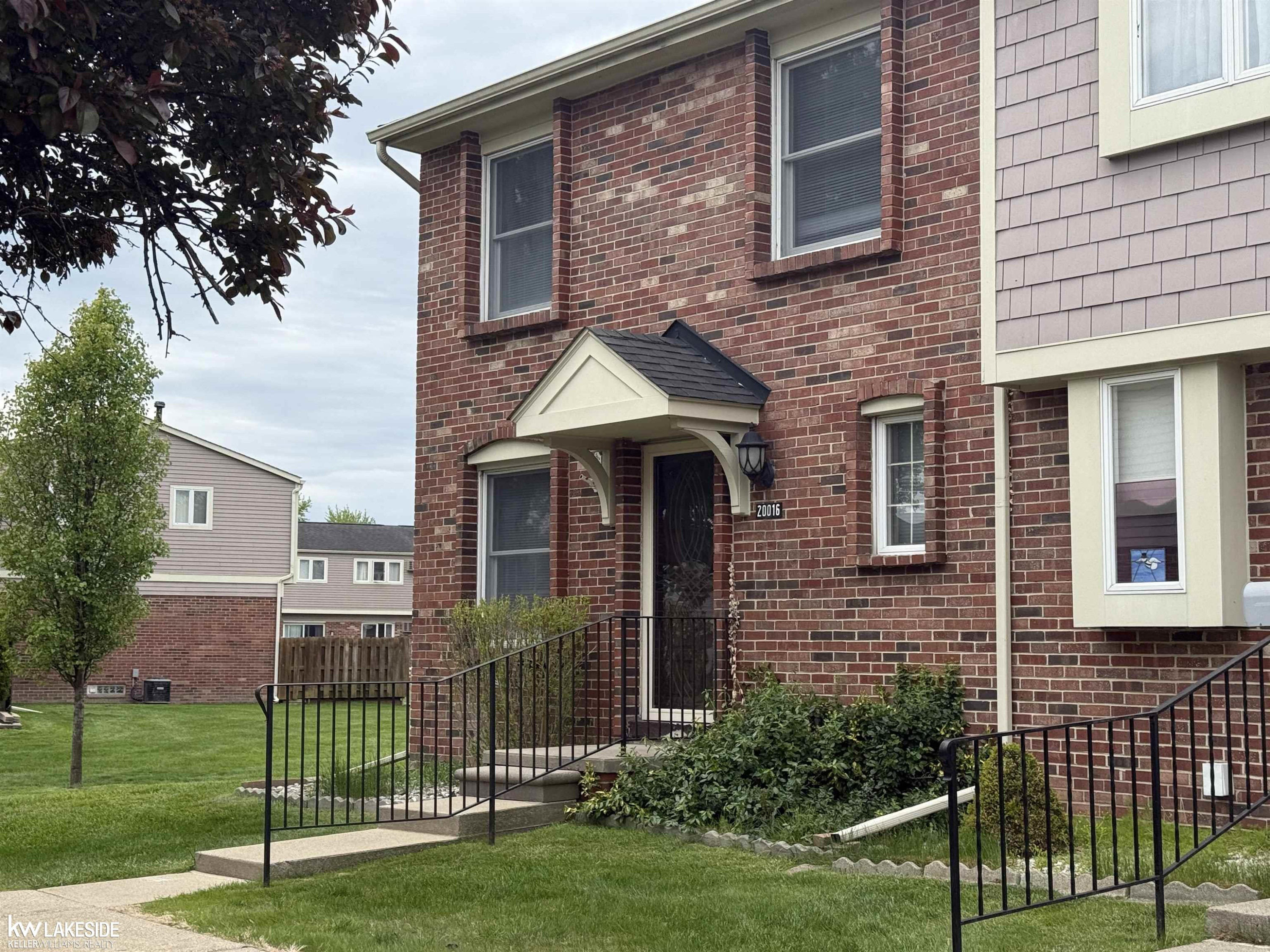 20016 N Great Oaks Circle Circle, Clinton Twp, MI 48038