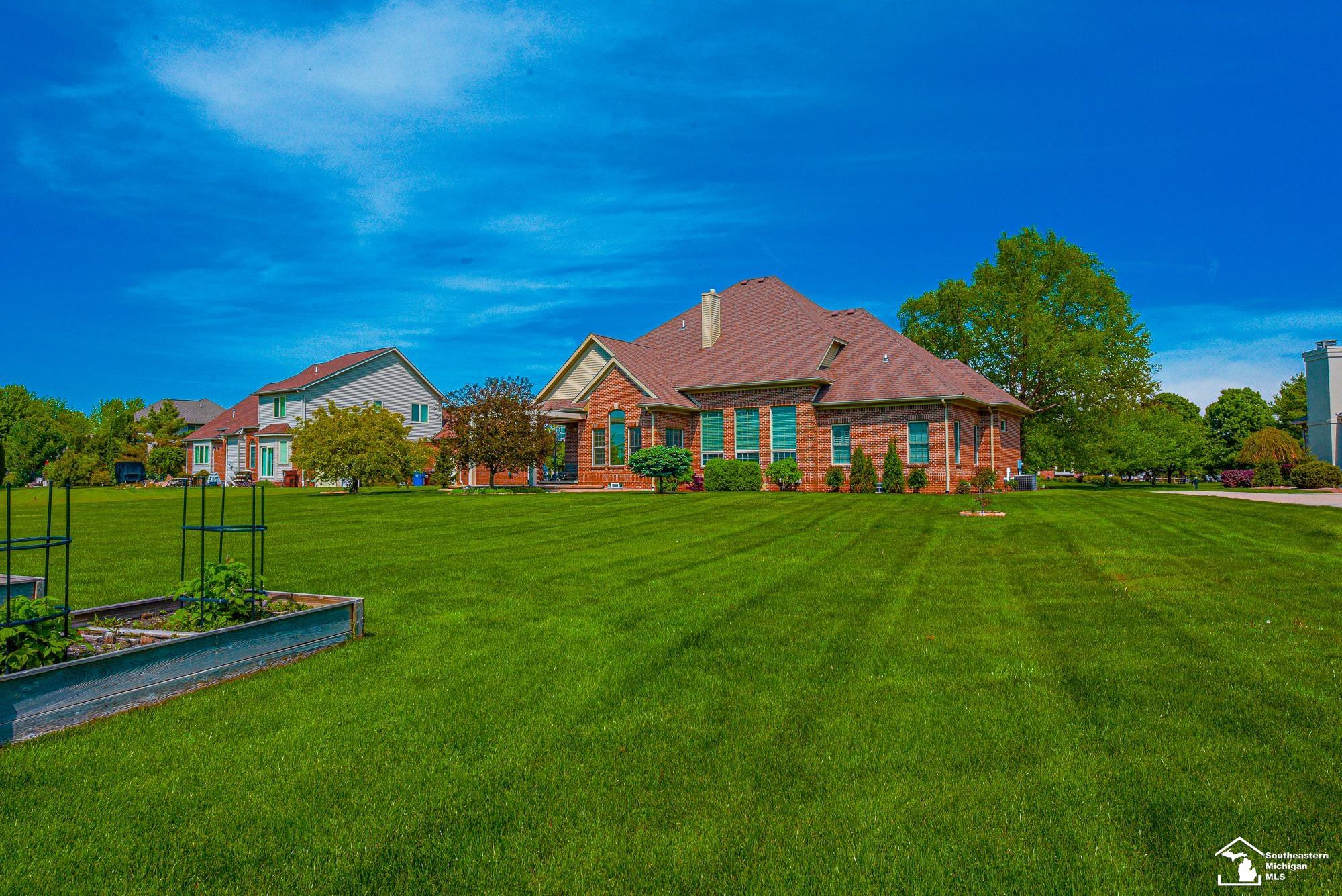 327 Pebble Beach Drive, Monroe, MI 48162 — Photo 5