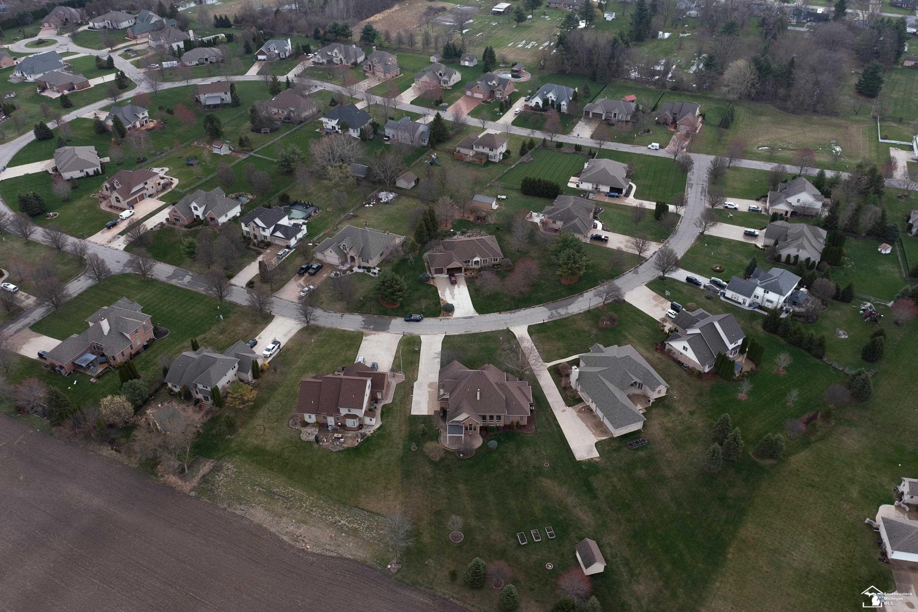 327 Pebble Beach Drive, Monroe, MI 48162 — Photo 57