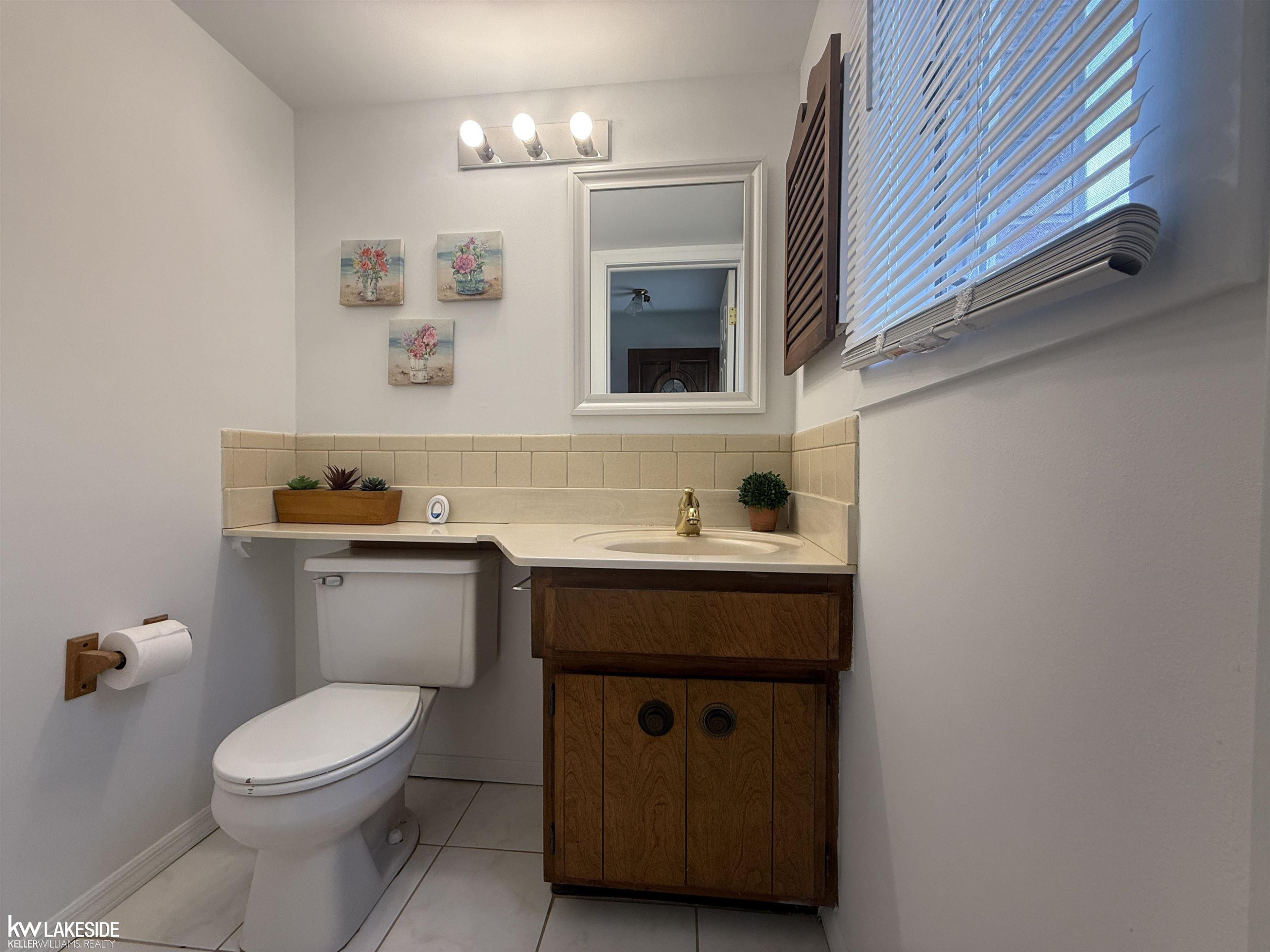 20016 Great Oaks Circle North Street, Clinton Twp, MI 48038 — Photo 7