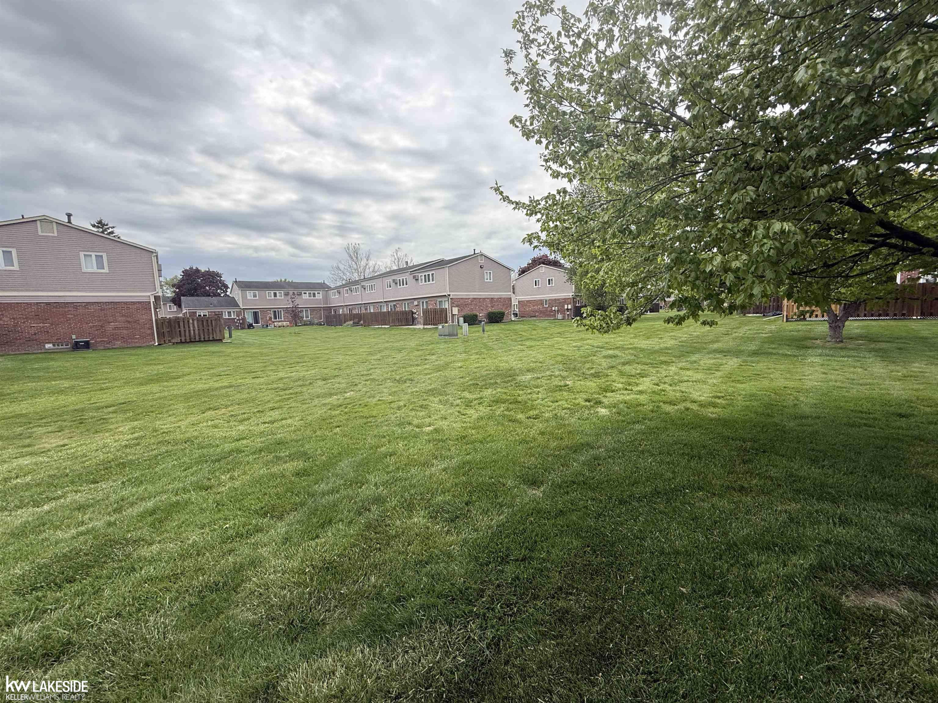 20016 Great Oaks Circle North Street, Clinton Twp, MI 48038 — Photo 14