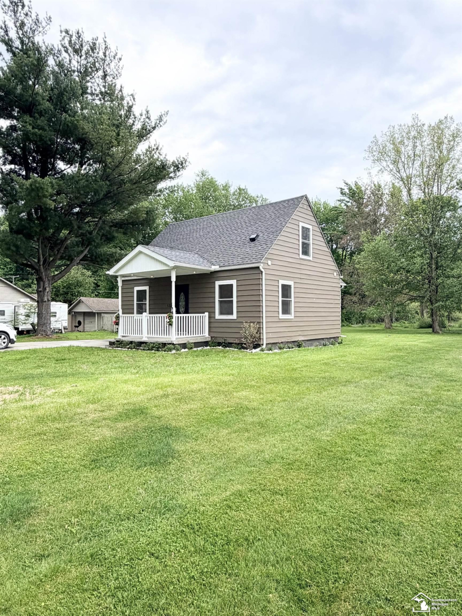 533 Center Street, Carleton, MI 48117 — Photo 3