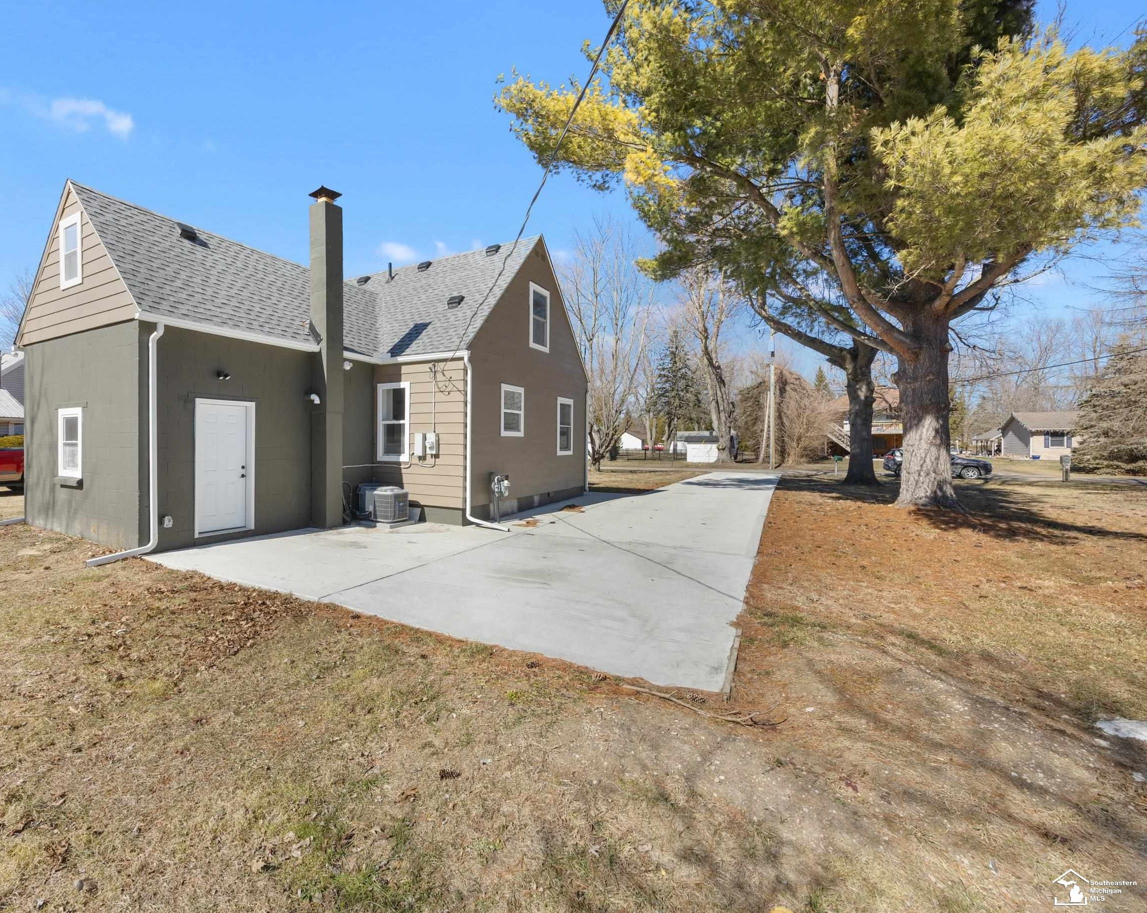 533 Center Street, Carleton, MI 48117 — Photo 8