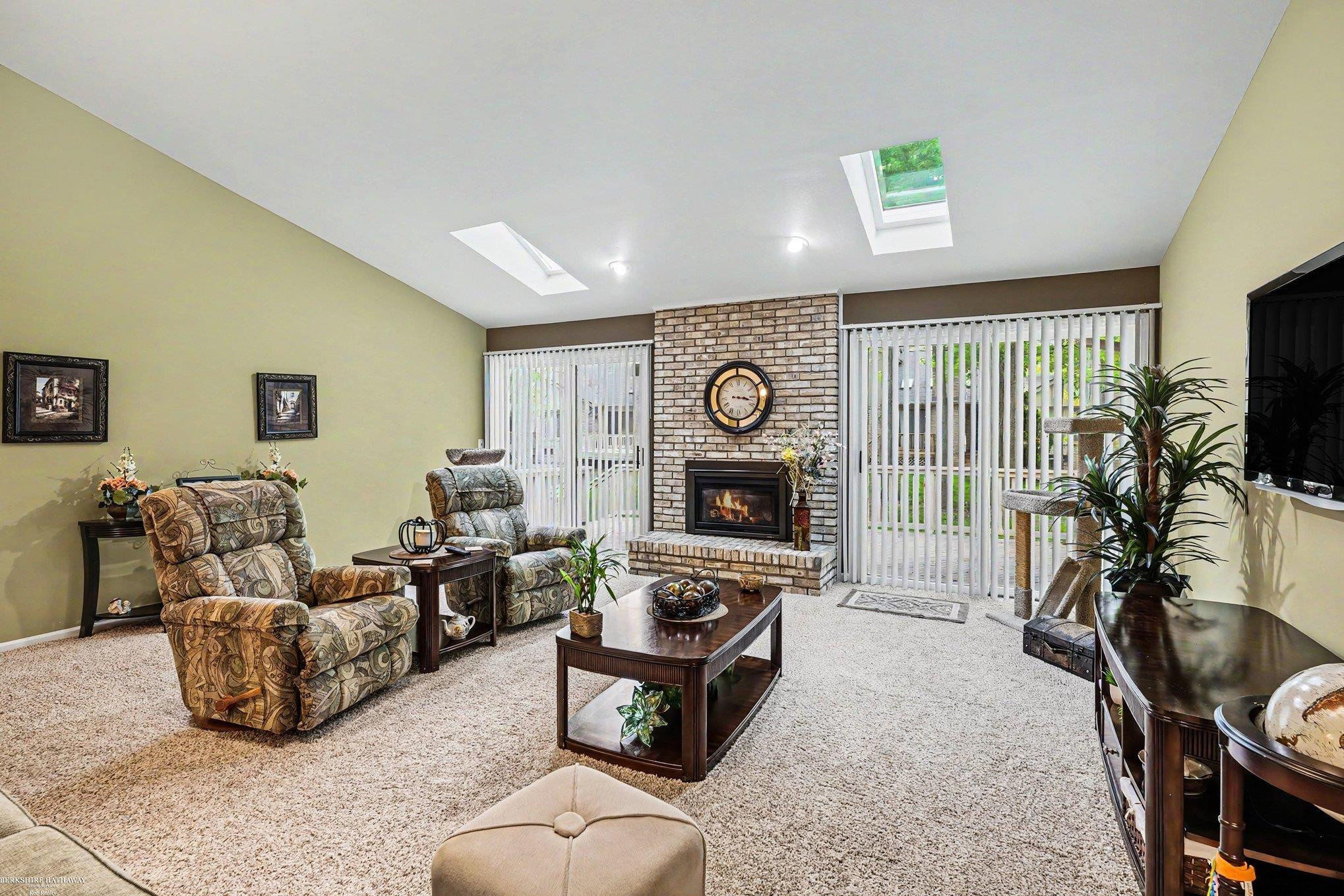 43054 W Kirkwood Drive, Clinton Twp, MI 48038 — Photo 6