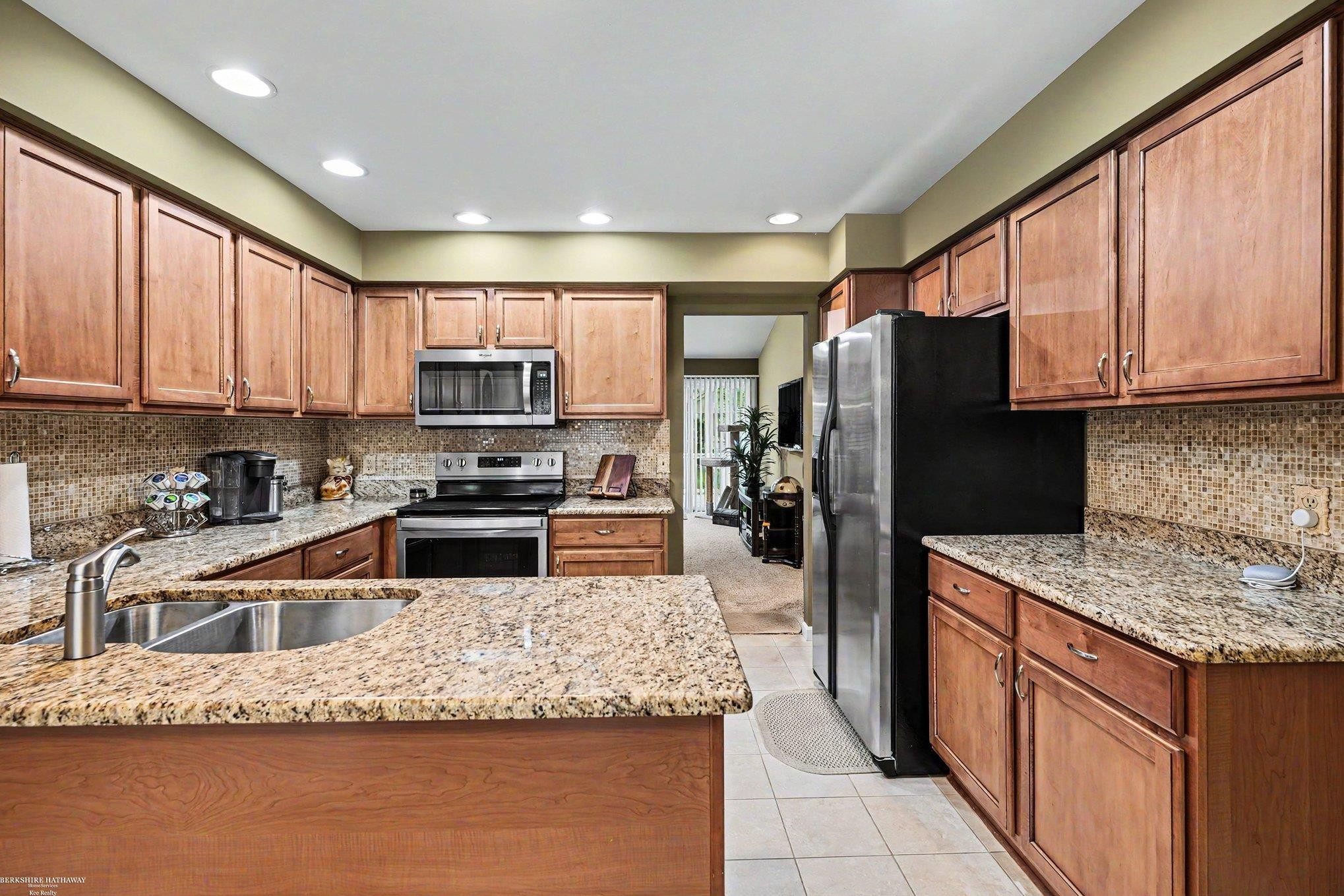 43054 W Kirkwood Drive, Clinton Twp, MI 48038 — Photo 11