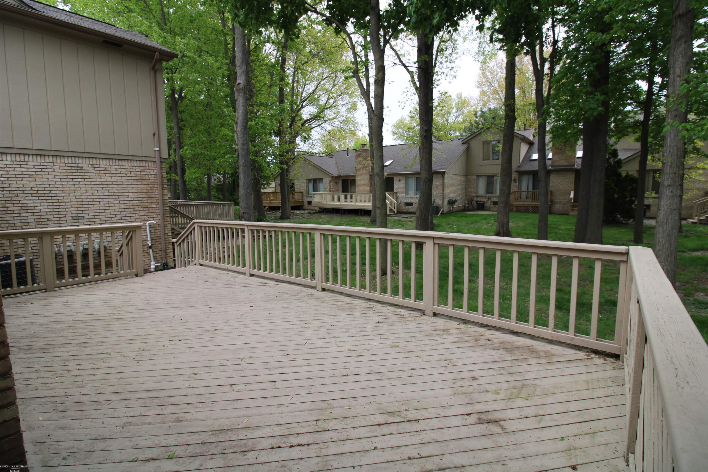 43054 W Kirkwood Drive, Clinton Twp, MI 48038 — Photo 28