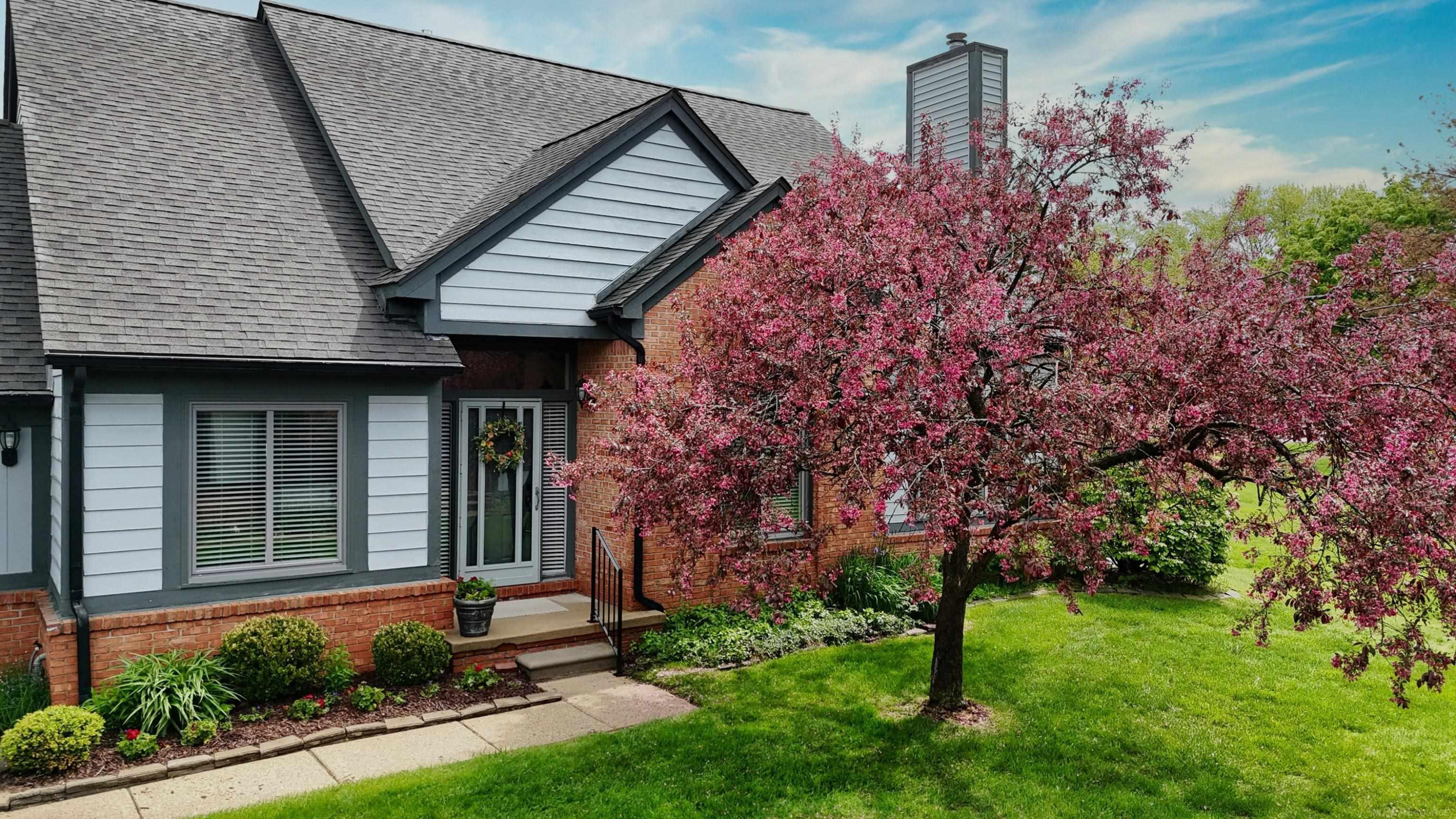 2799 Lochmoor Boulevard, Lake Orion, MI — Photo 4