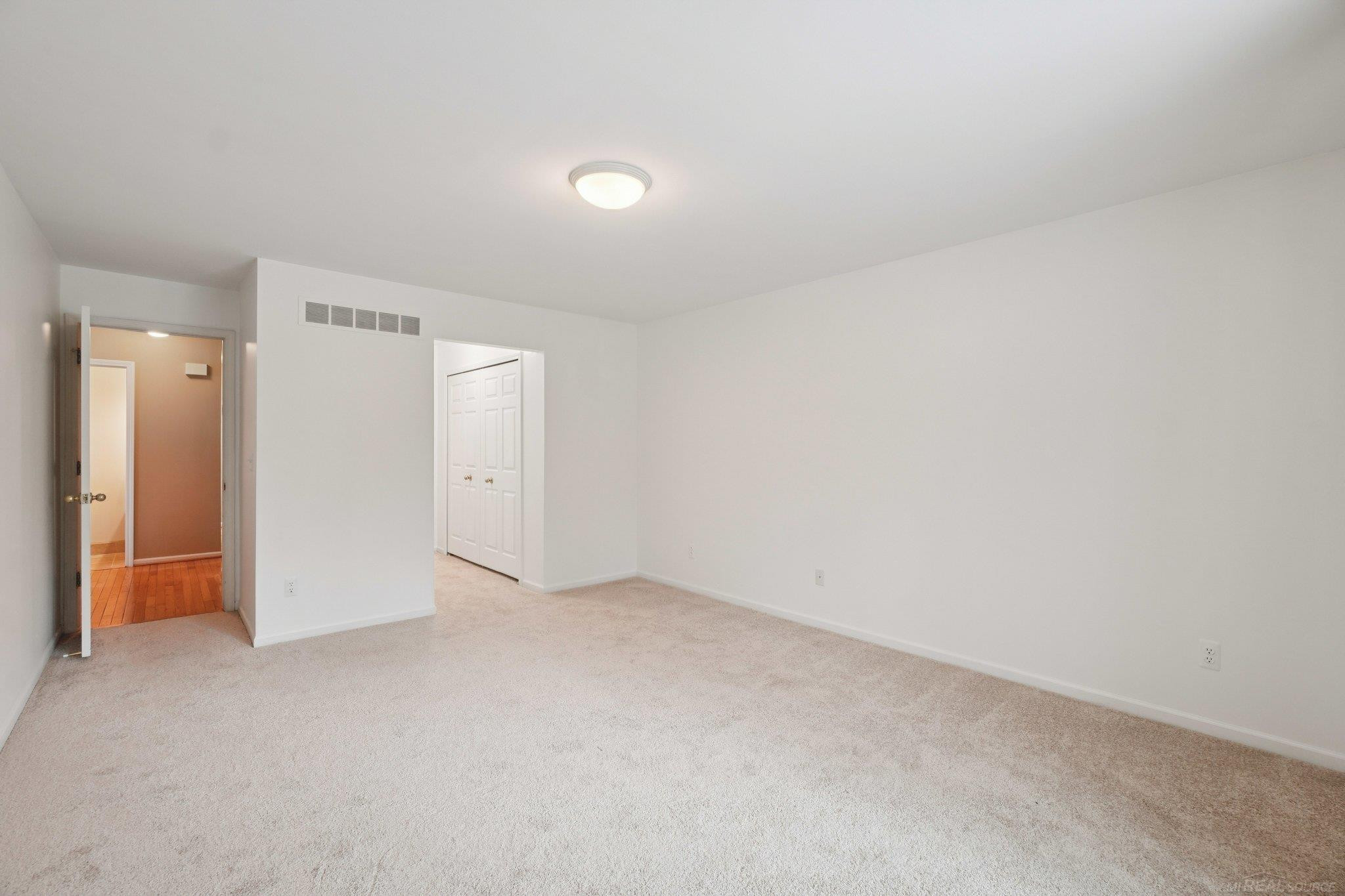 2799 Lochmoor Boulevard, Lake Orion, MI — Photo 19