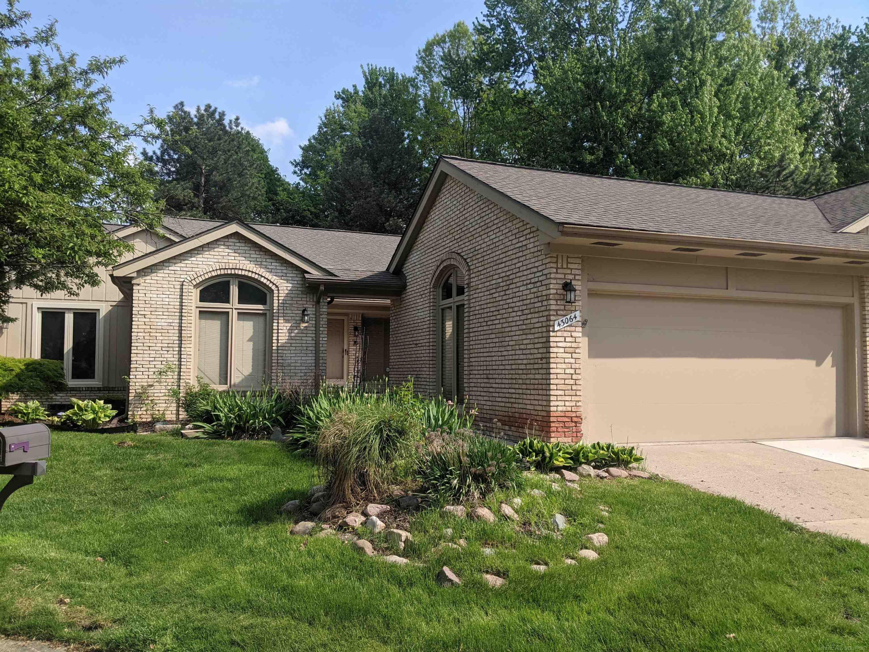 43064 W Kirkwood Drive, Clinton Twp, MI 48038 — front exterior