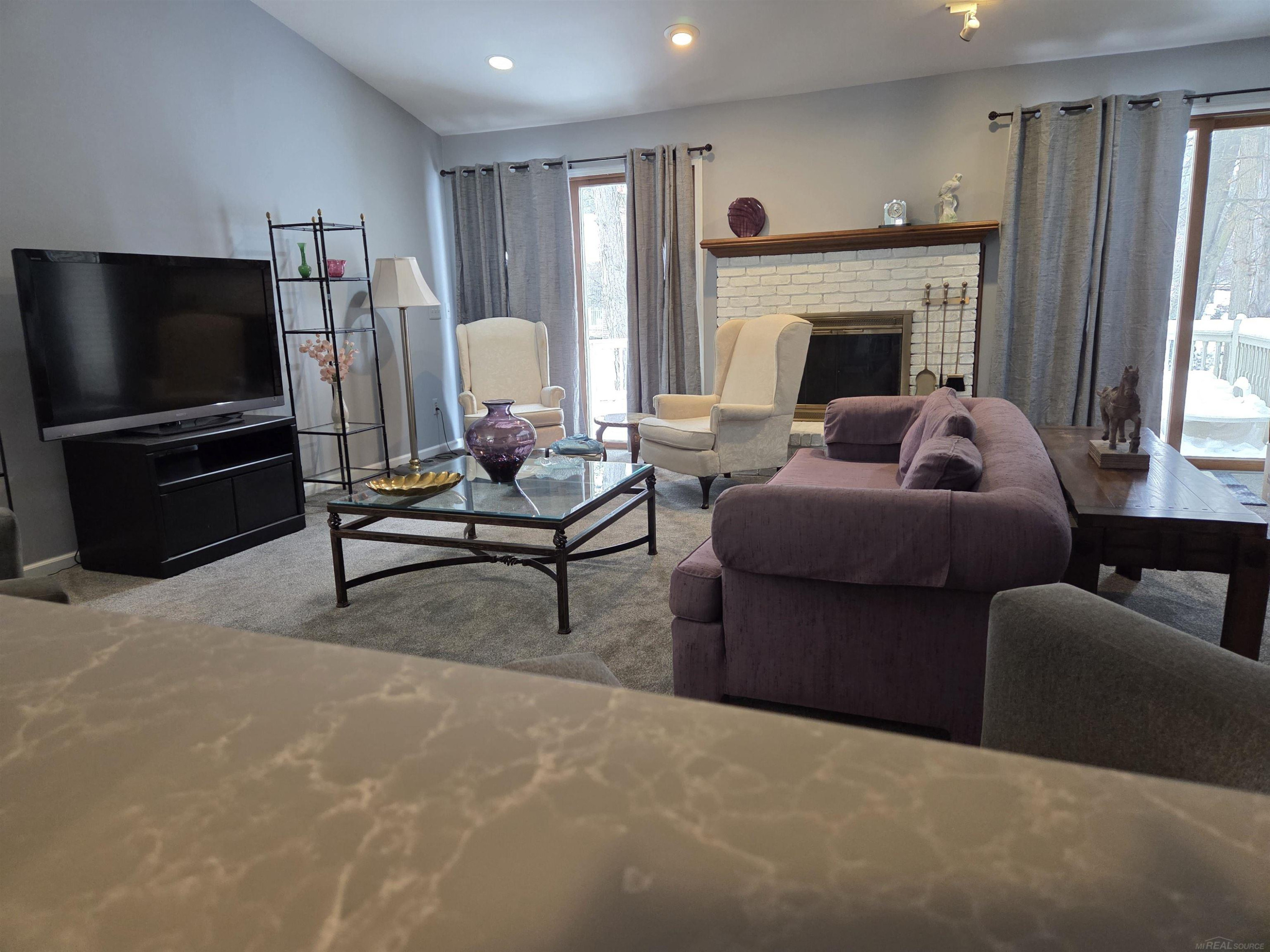 43064 W Kirkwood Drive, Clinton Twp, MI 48038 — Photo 4