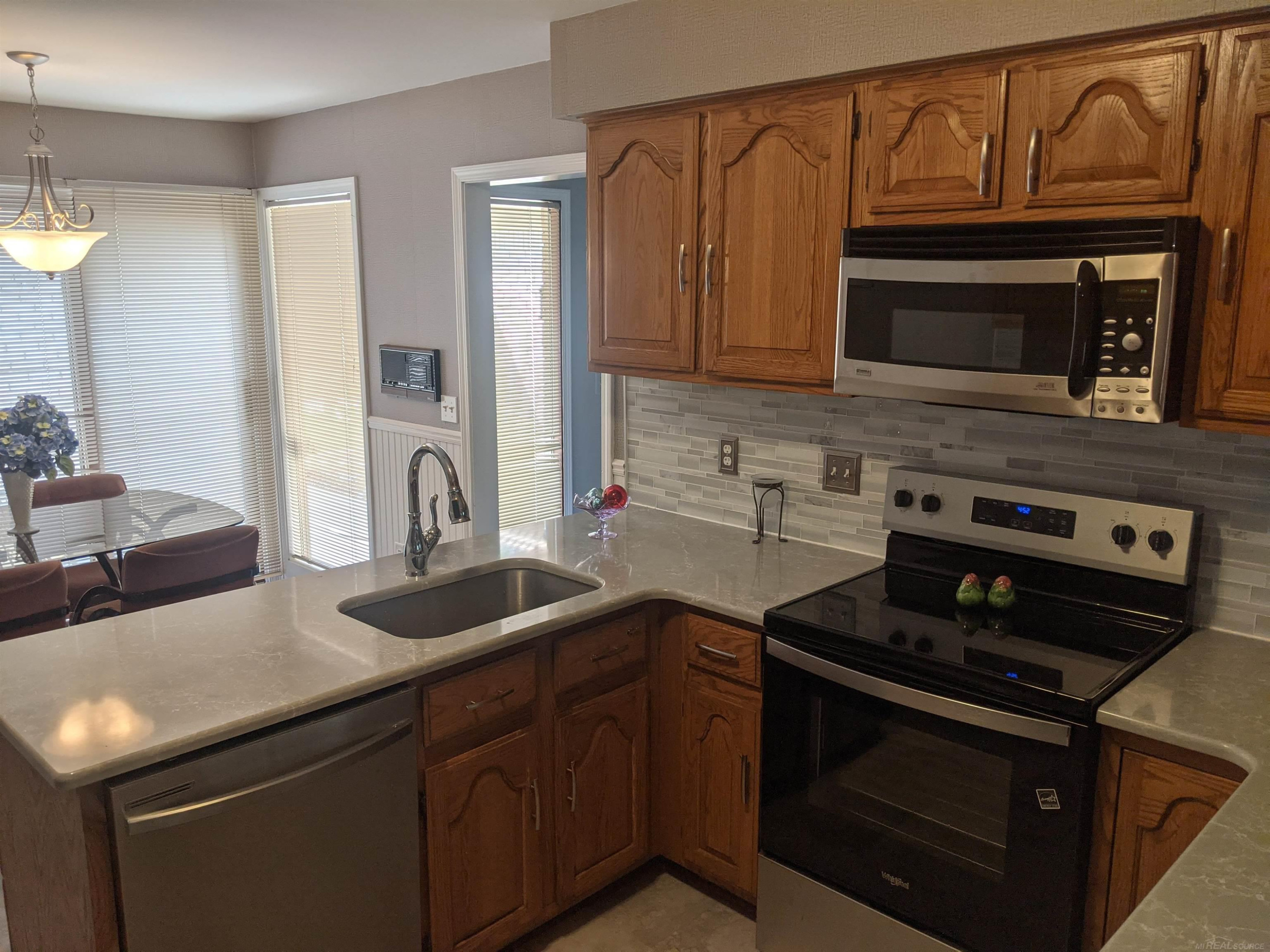 43064 W Kirkwood Drive, Clinton Twp, MI 48038 — Photo 7