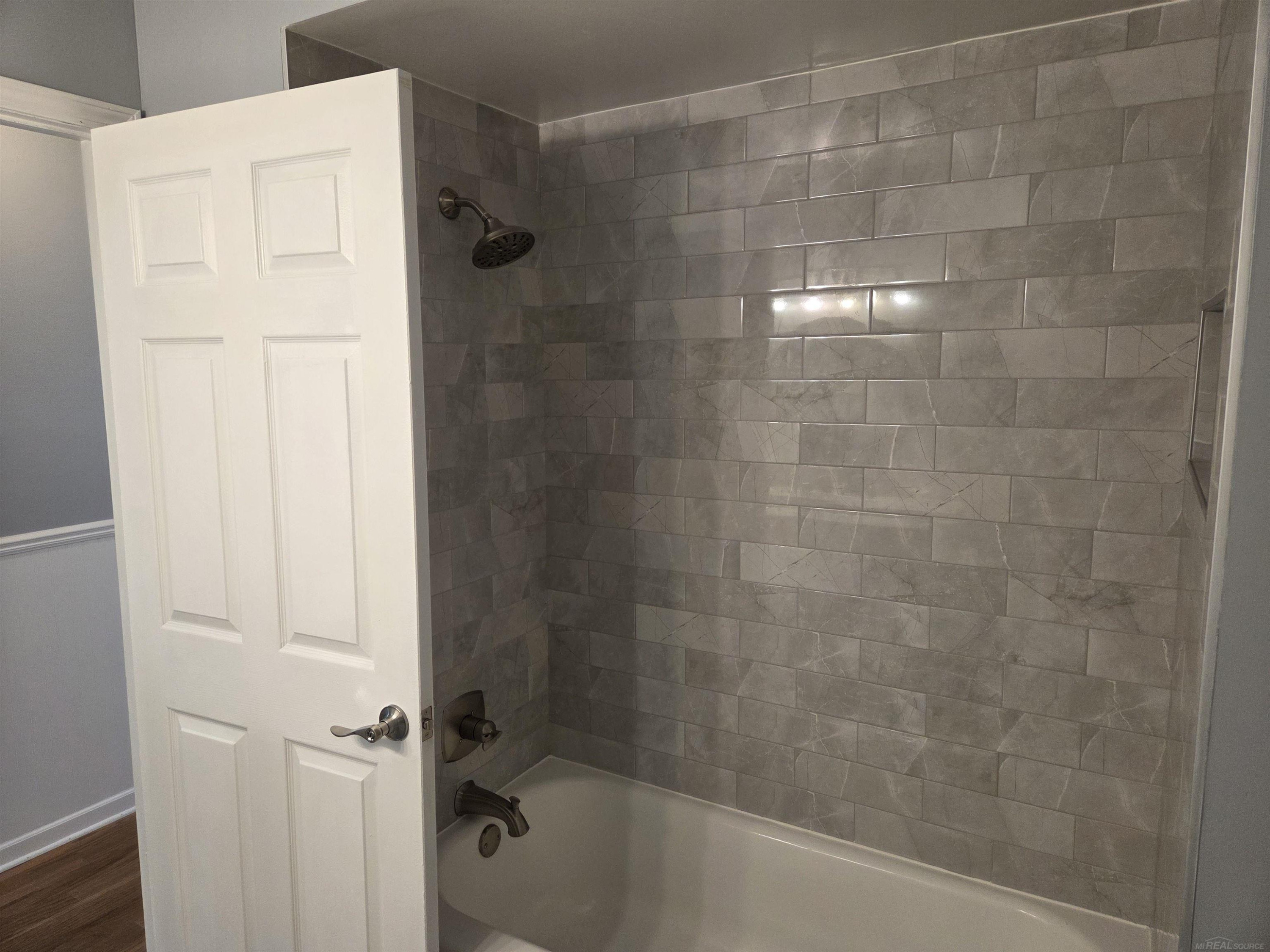 43064 W Kirkwood Drive, Clinton Twp, MI 48038 — Photo 15