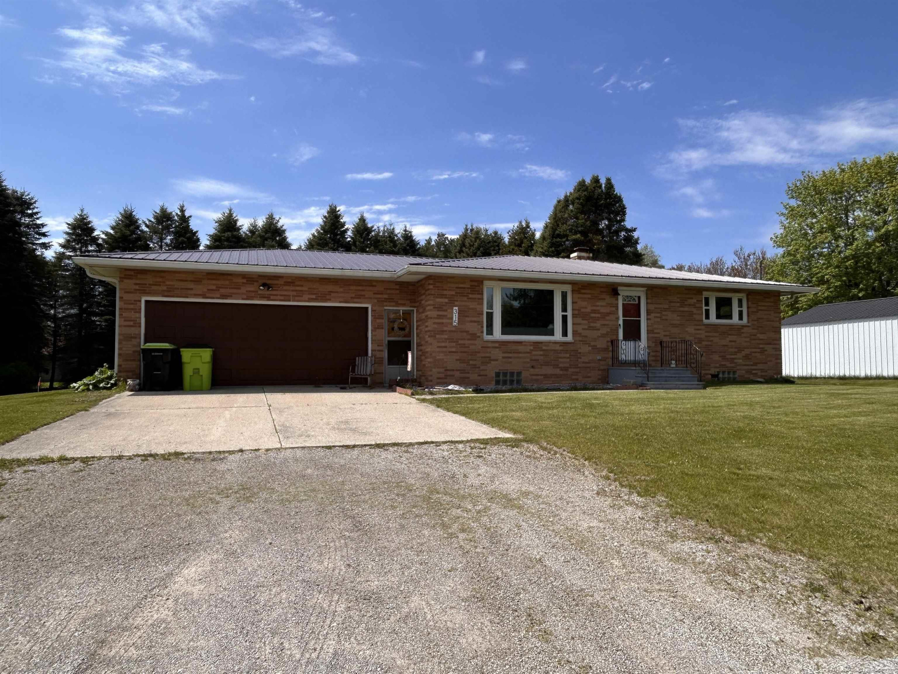 315 Blondin Street, Pinconning, MI 48650