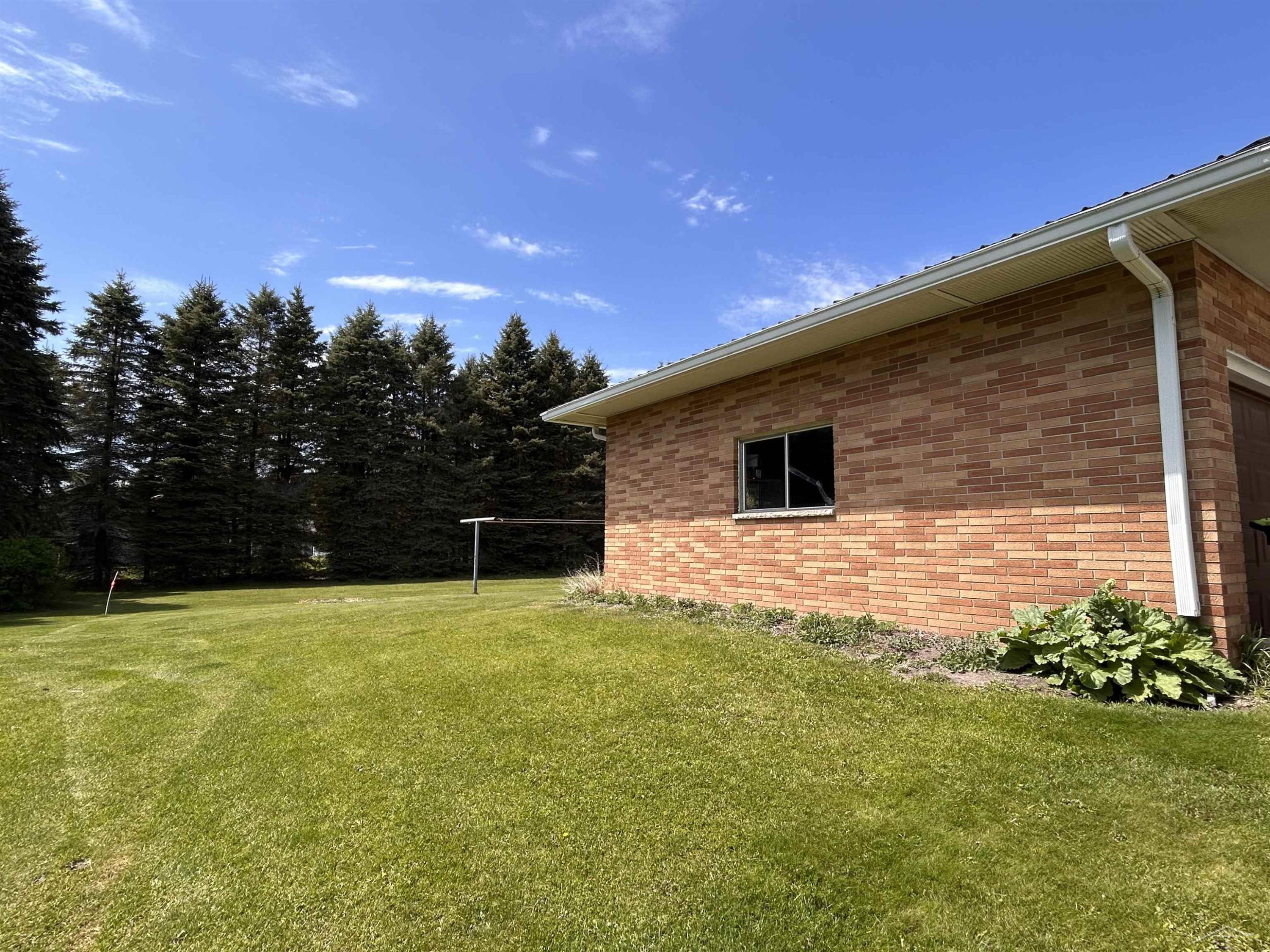315 Blondin Street, Pinconning, MI 48650 — Photo 15