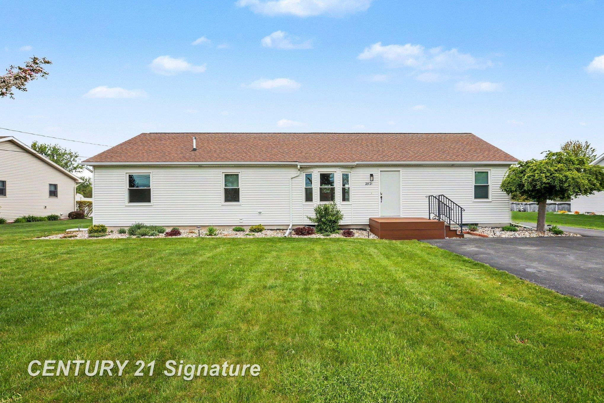 2921 E Fisher Road, Bay City, MI 48607