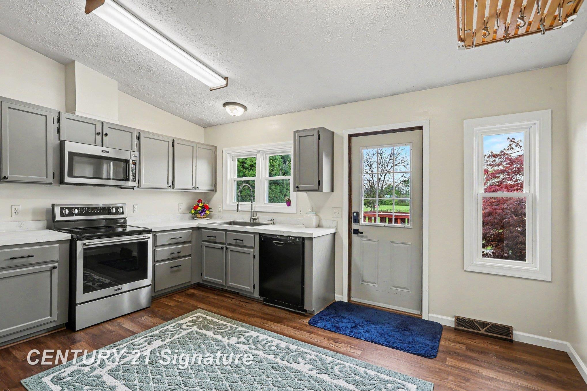 2921 E Fisher Road, Bay City, MI 48607 — Photo 8