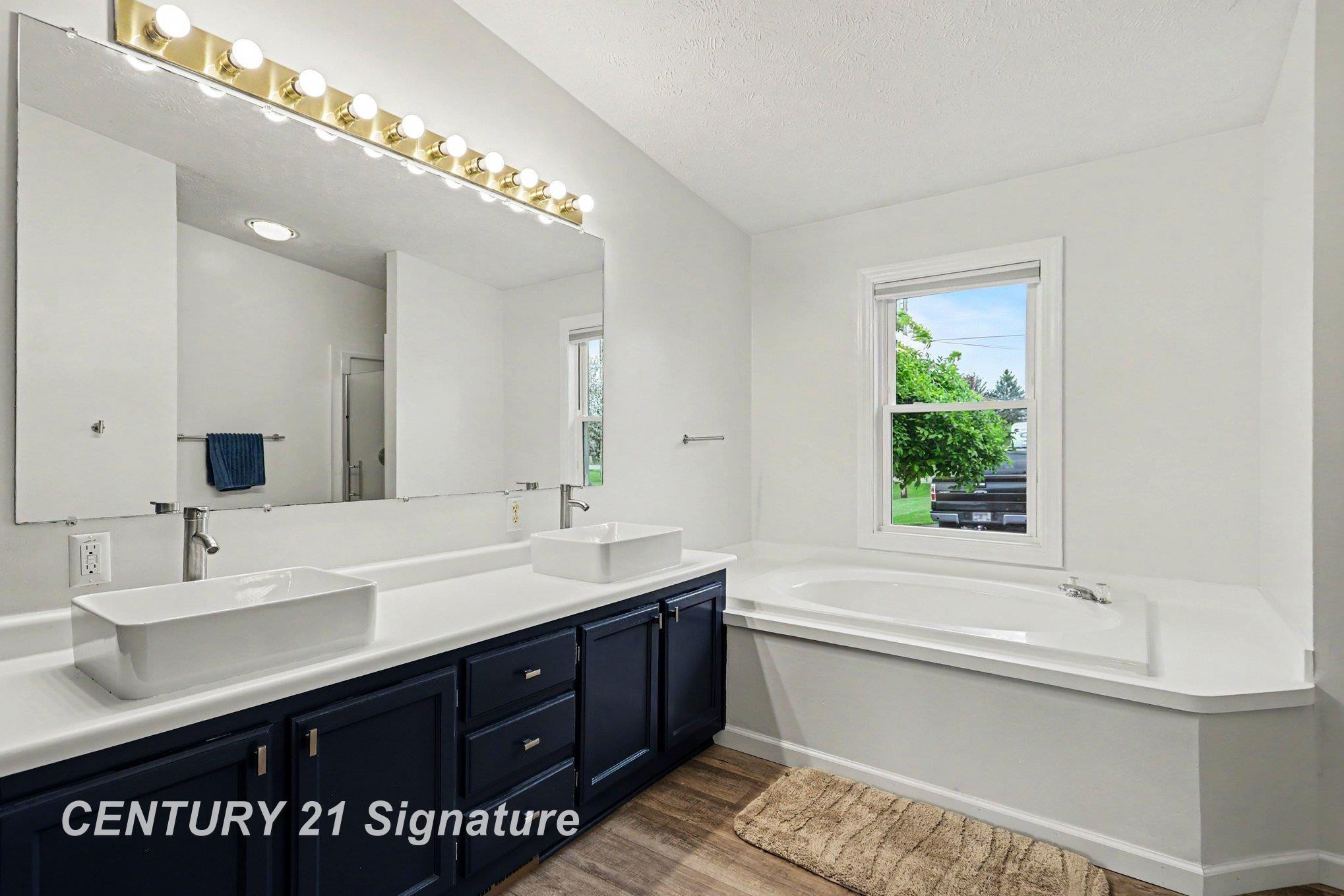 2921 E Fisher Road, Bay City, MI 48607 — Photo 12
