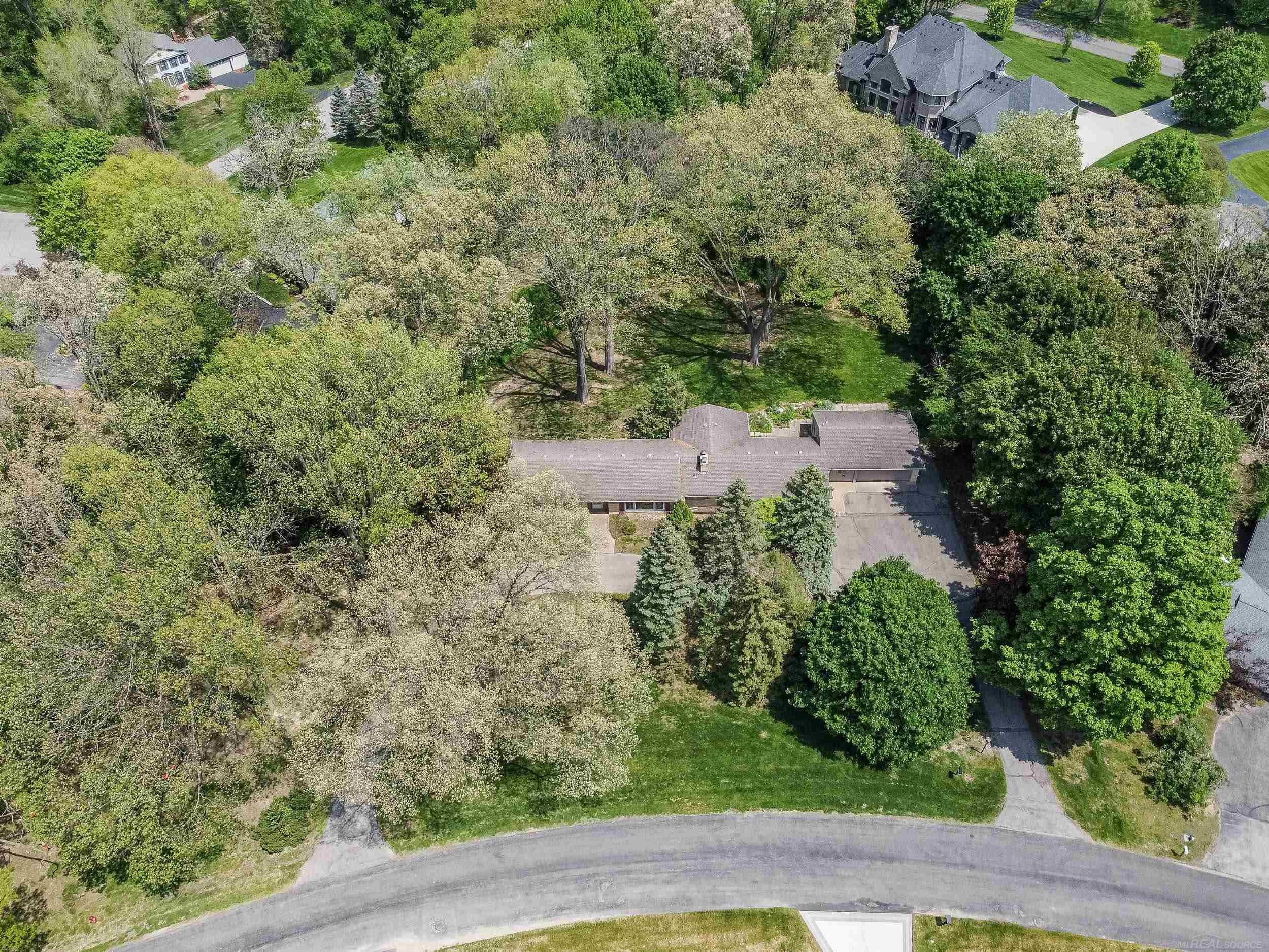 2800 Tewksbury Drive, Troy, MI 48098 — Photo 3