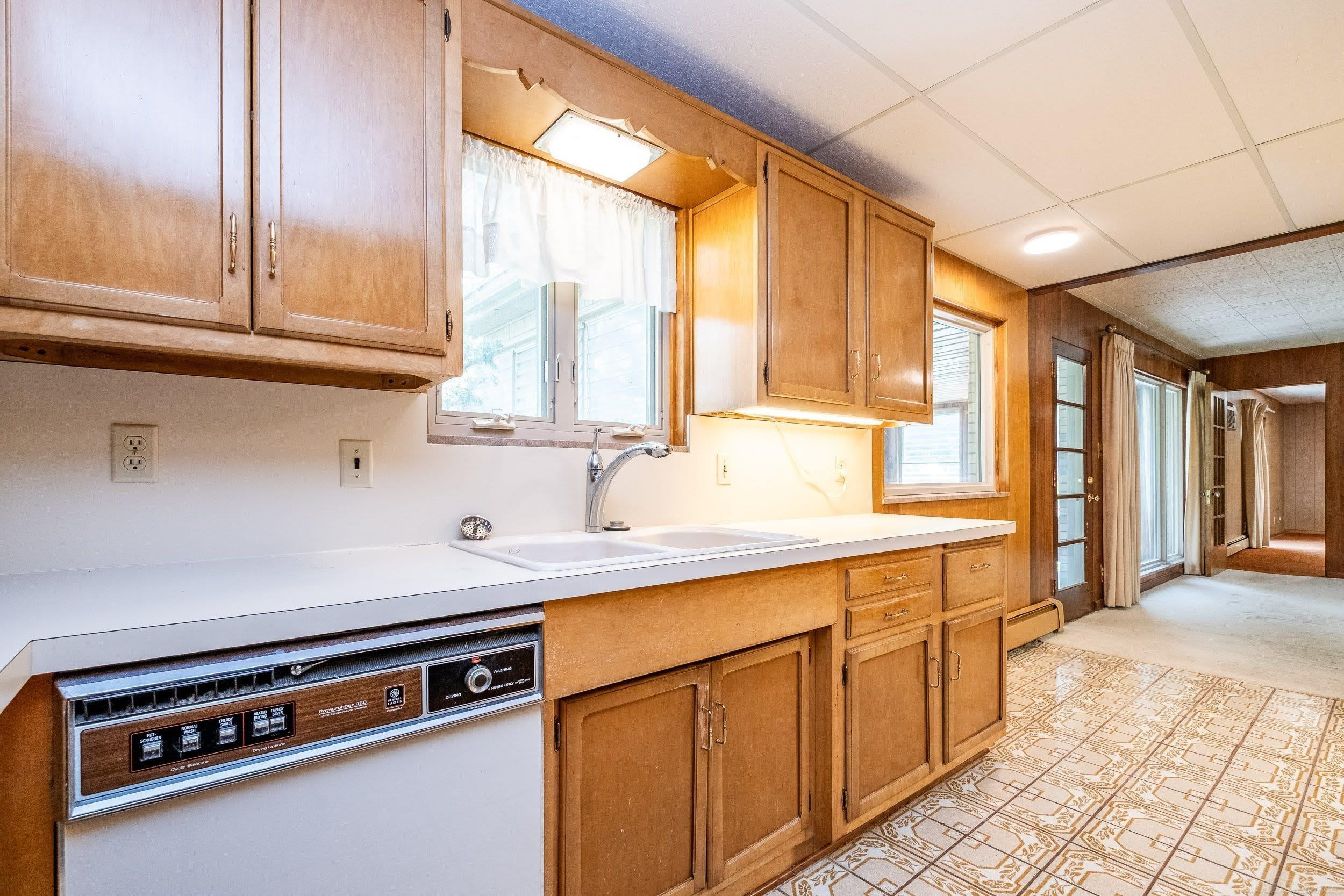 2800 Tewksbury Drive, Troy, MI 48098 — Photo 16