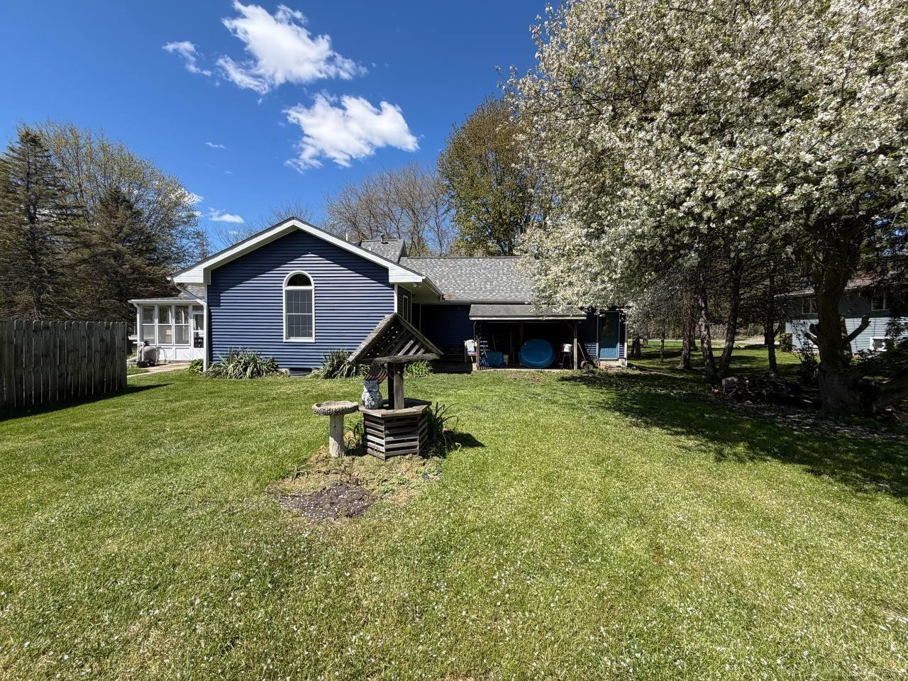 2206 N 5 Mile Road, Midland, MI 48642 — Photo 8