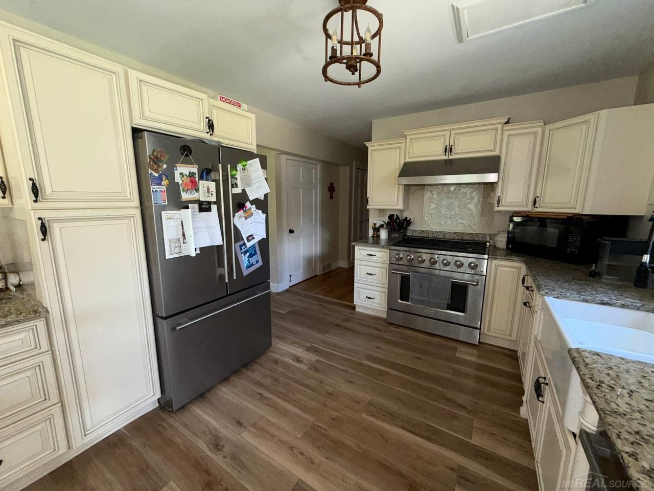 2206 N 5 Mile Road, Midland, MI 48642 — Photo 18